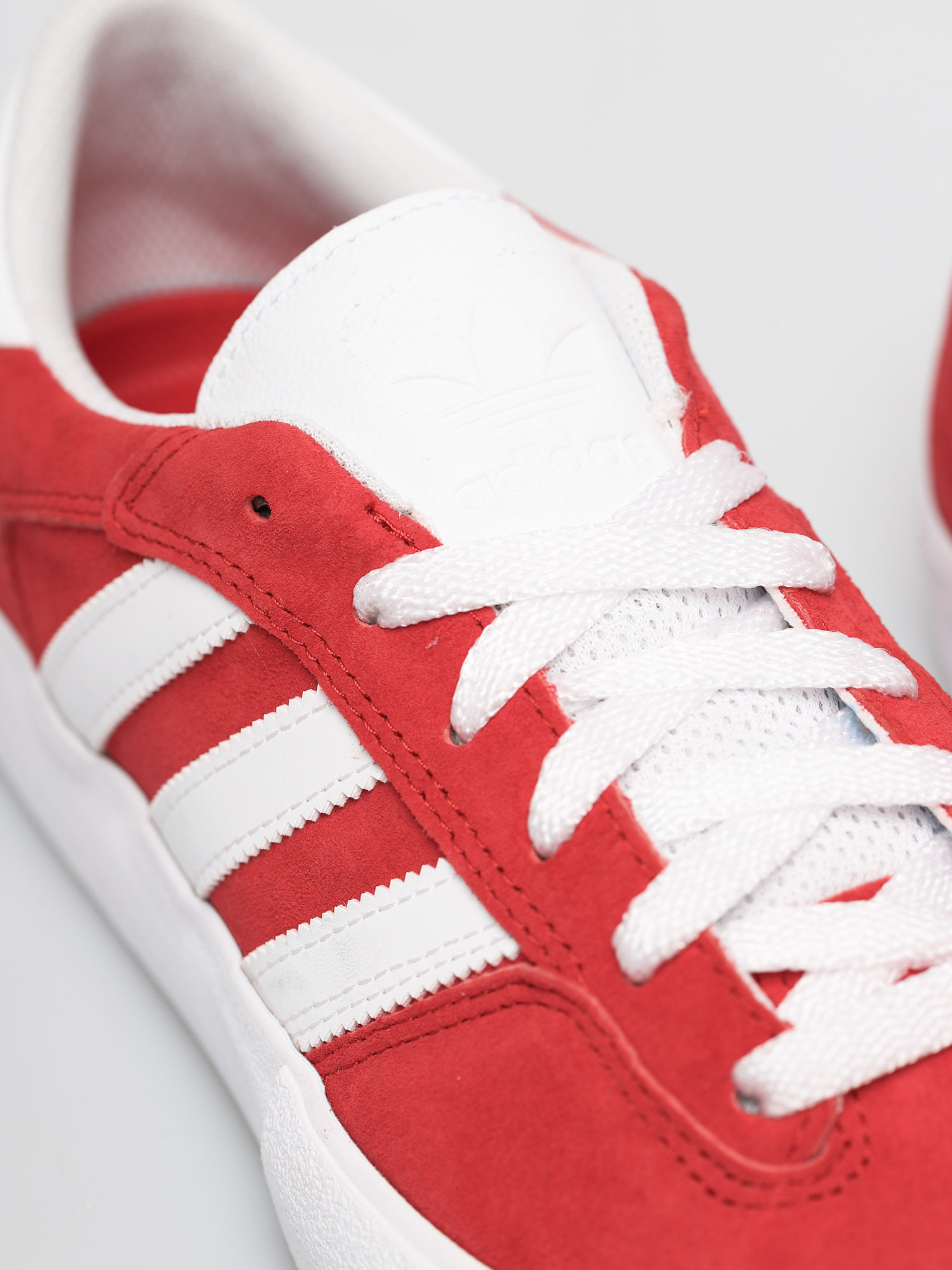Buty adidas Matchbreak Super (scarle/ftwwht/goldmt)