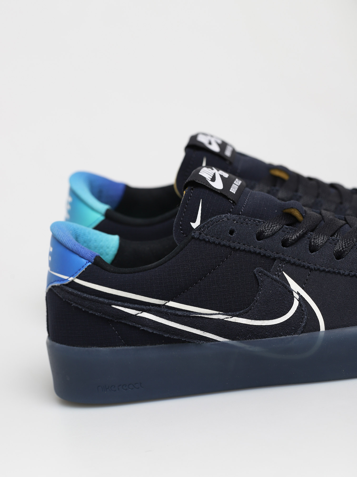 Buty Nike SB Bruin React T (dark obsidian/white hyper jade)