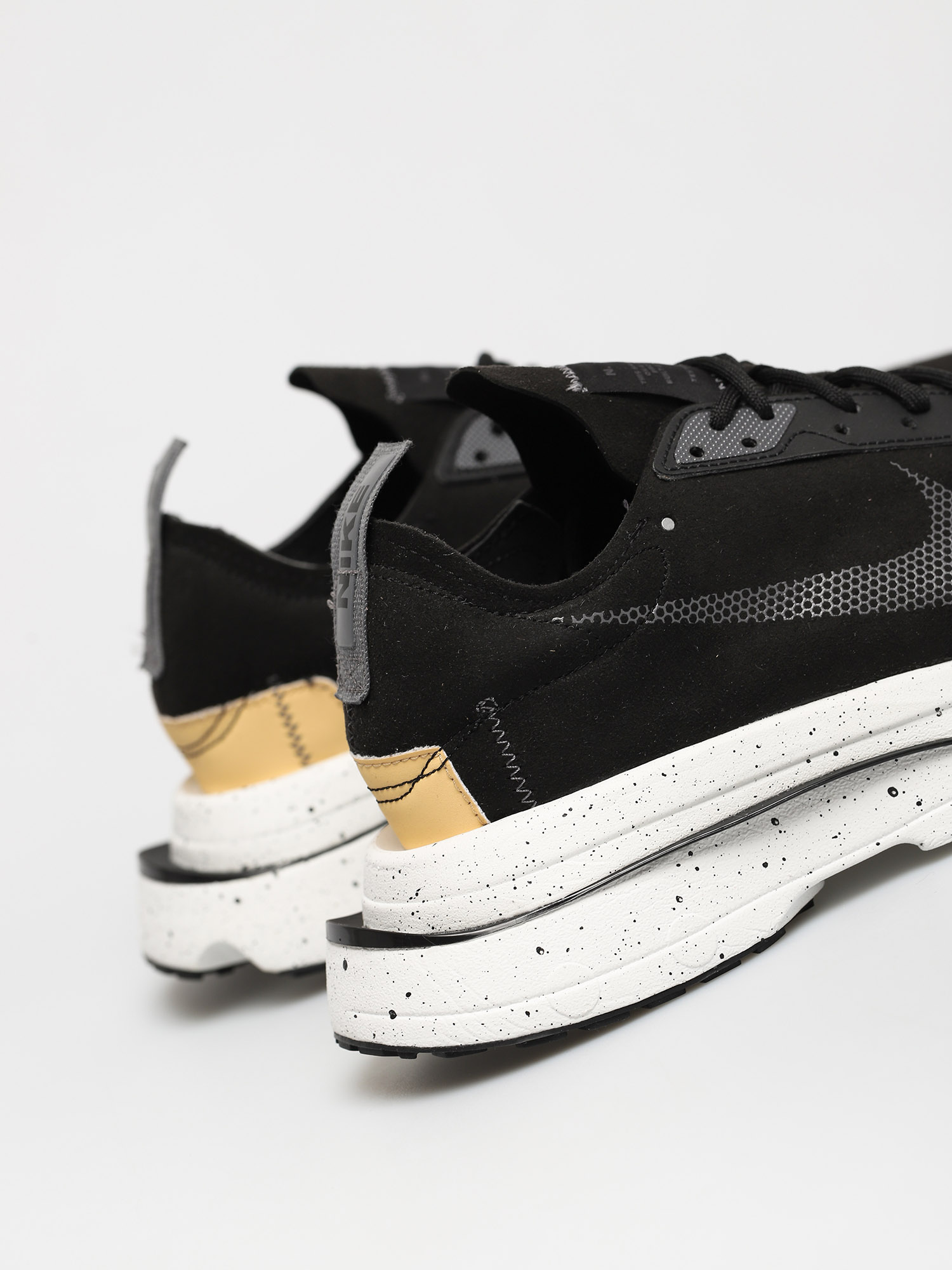 Buty Nike Air Zoom Type (black/dark grey canvas hyper pink)