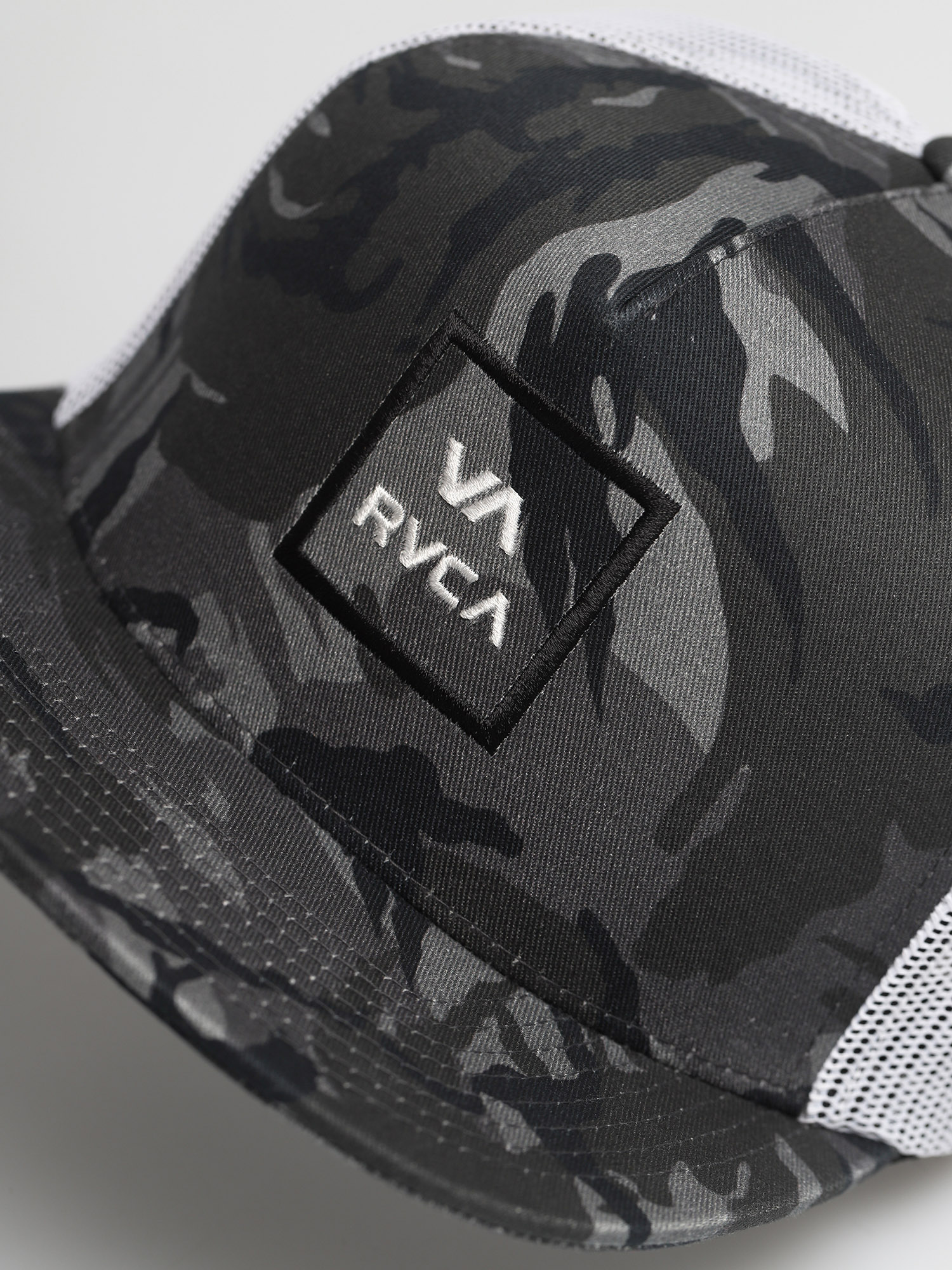 Czapka z daszkiem RVCA Va All The Way Truck ZD (black camo)