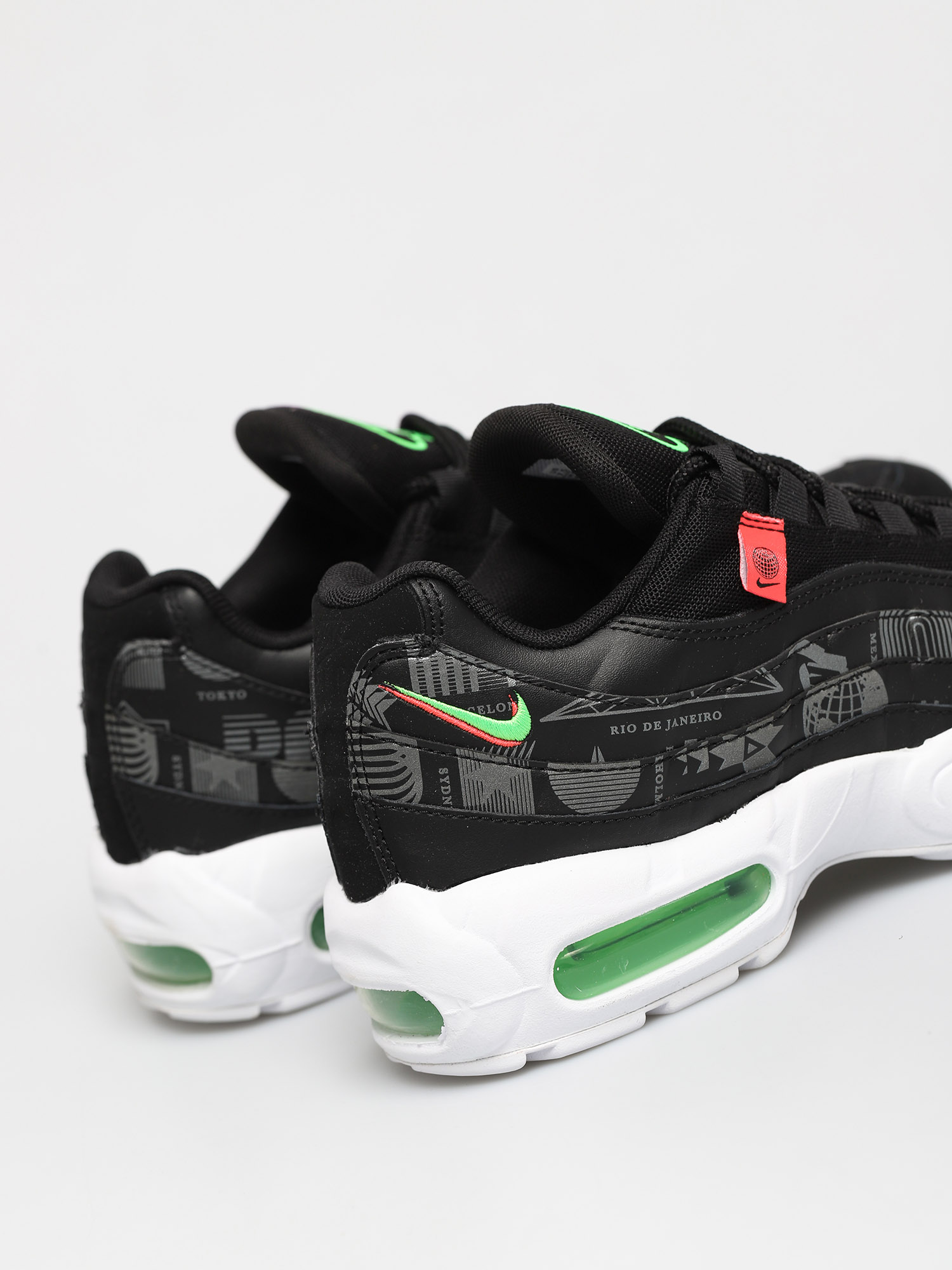 Buty Nike Air Max 95 SE (black/white green strike flash crimson)