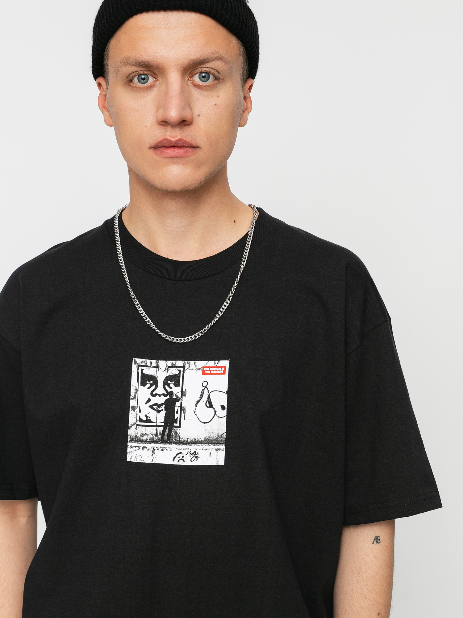T-shirt OBEY Obey The Medium Is The Message (black)