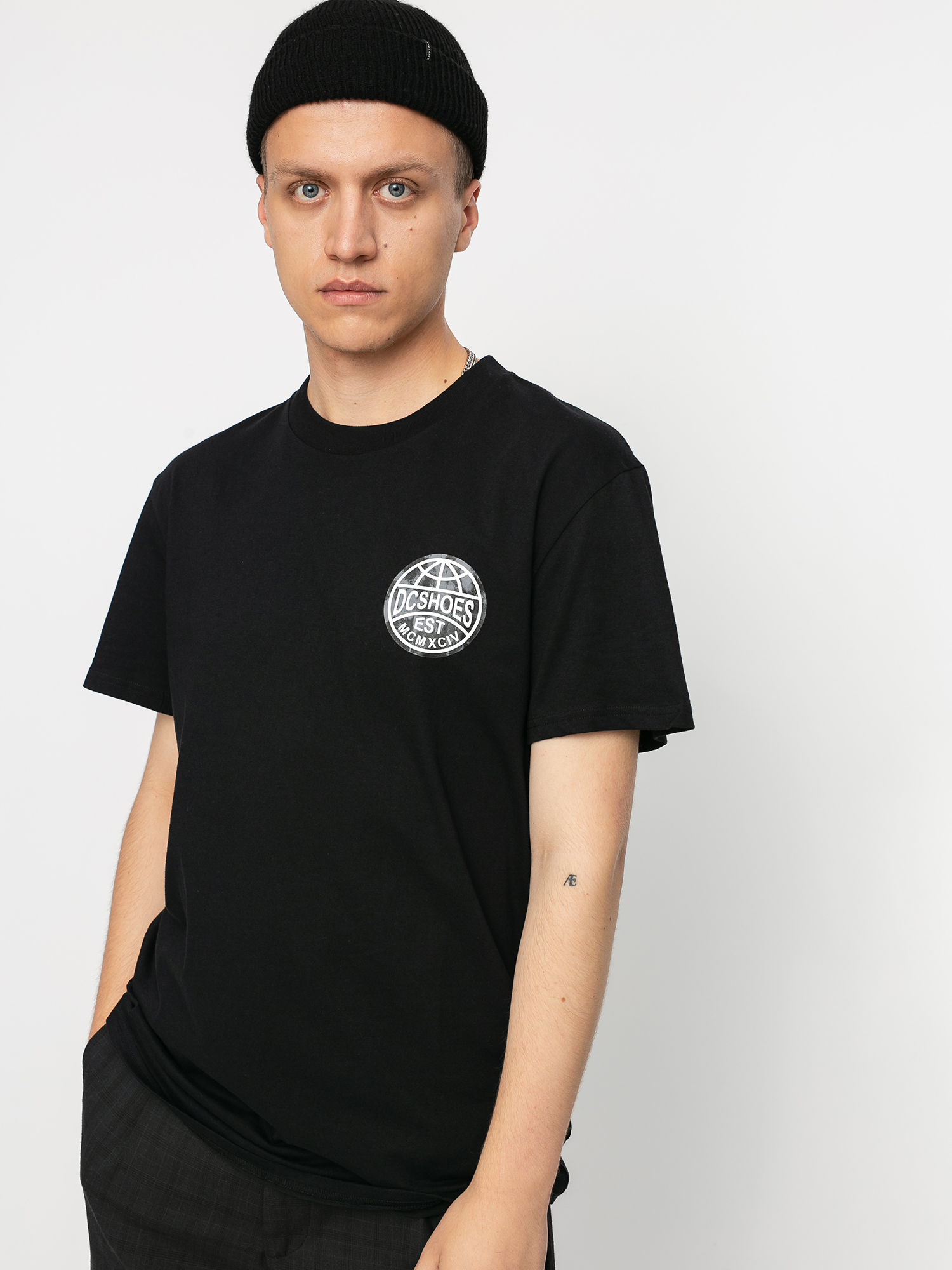 T-shirt DC Around The Globe (black)