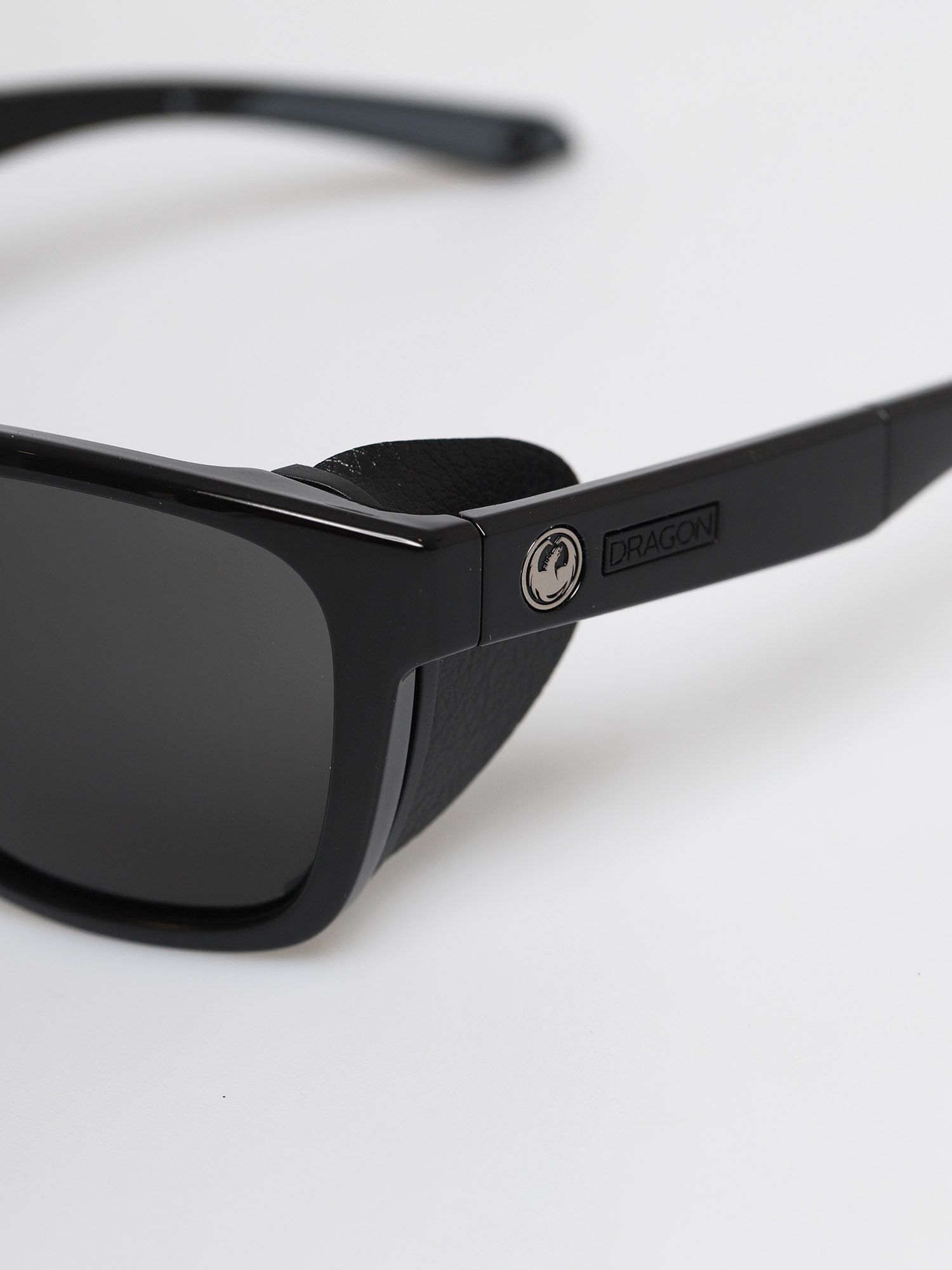Okulary przeciwsłoneczne Dragon Excursion (black/ll smoke)