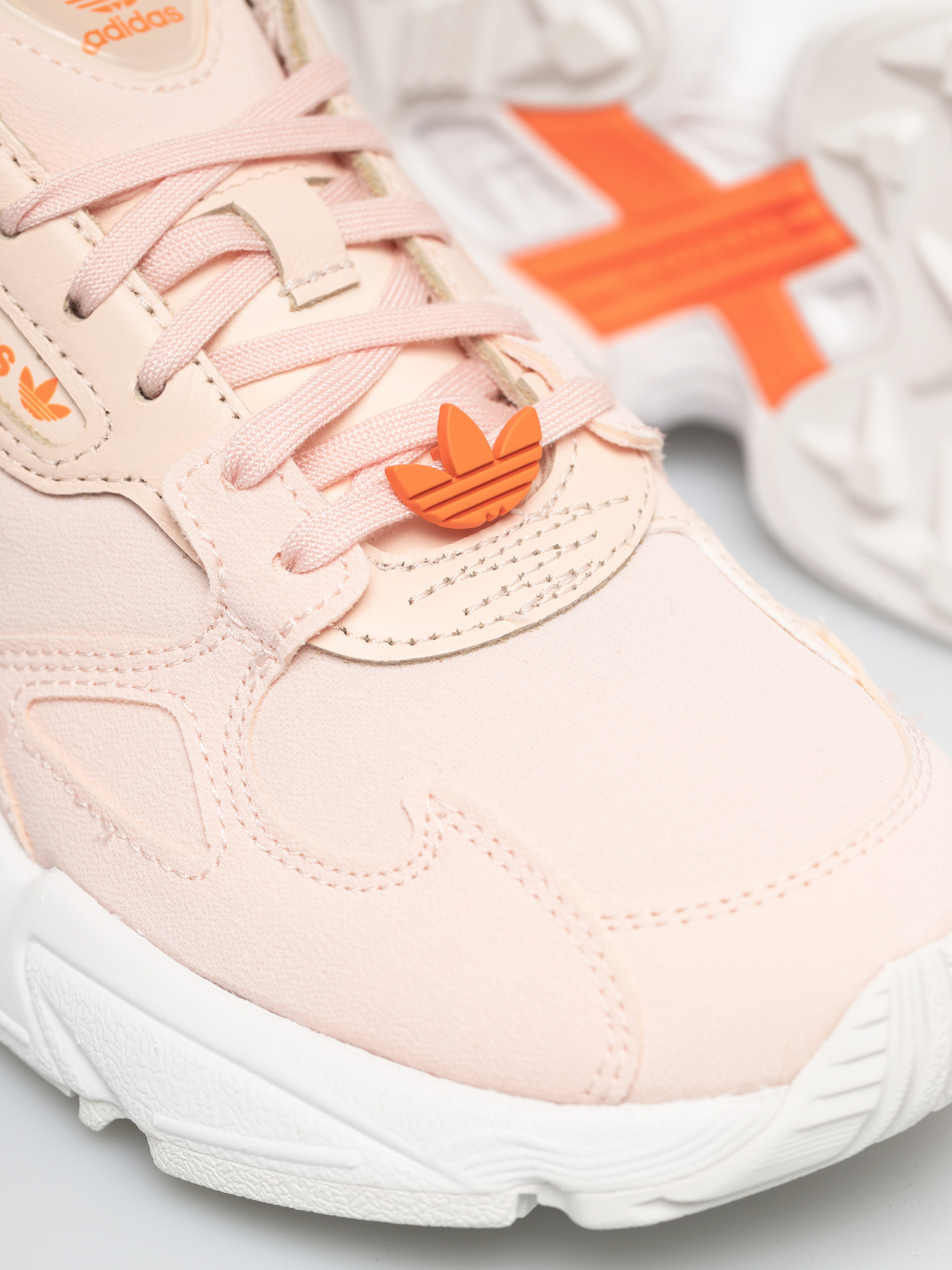 Buty adidas Originals Falcon Wmn (pnktin/pnktin/sigorg)