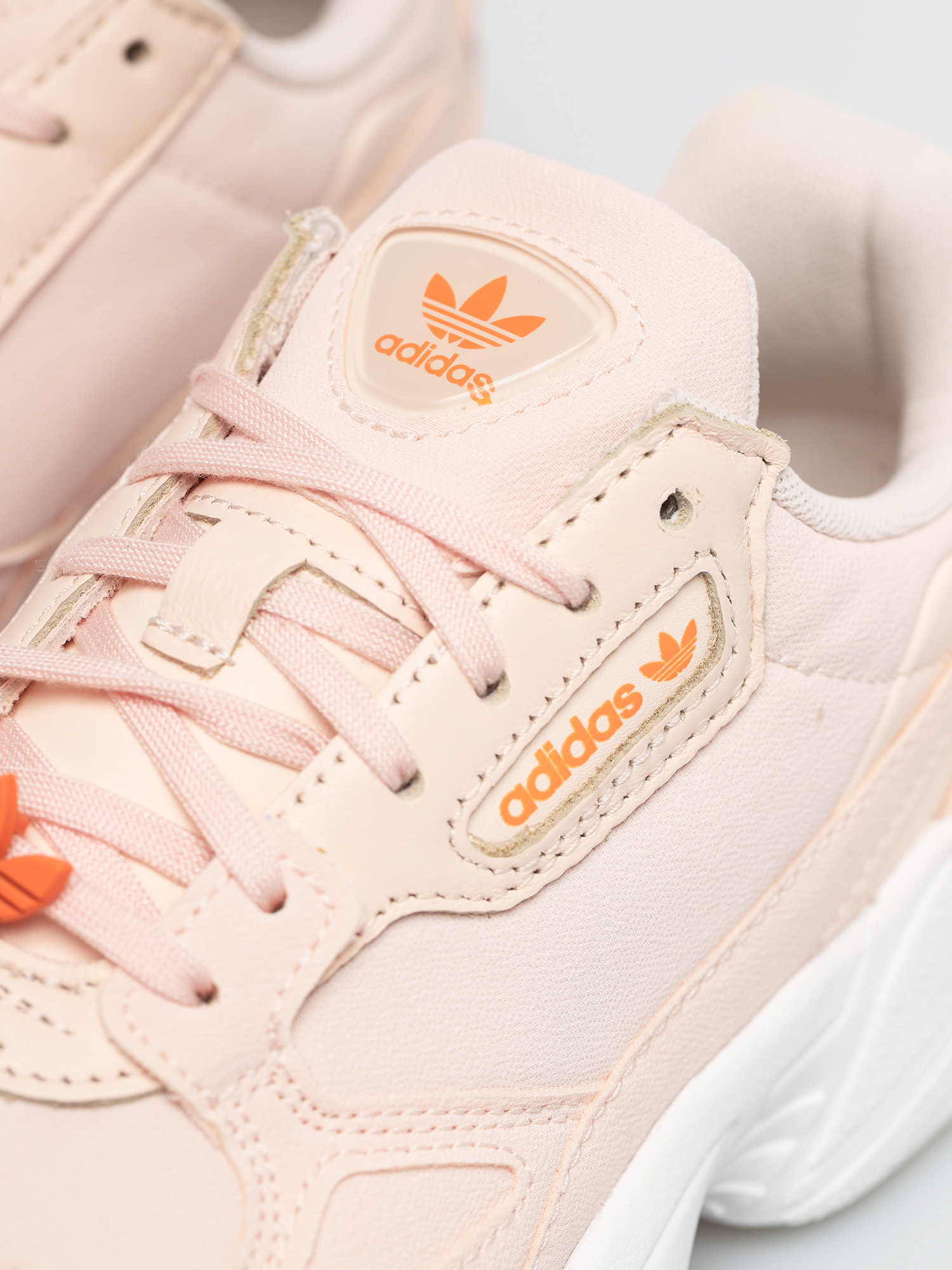 Buty adidas Originals Falcon Wmn (pnktin/pnktin/sigorg)