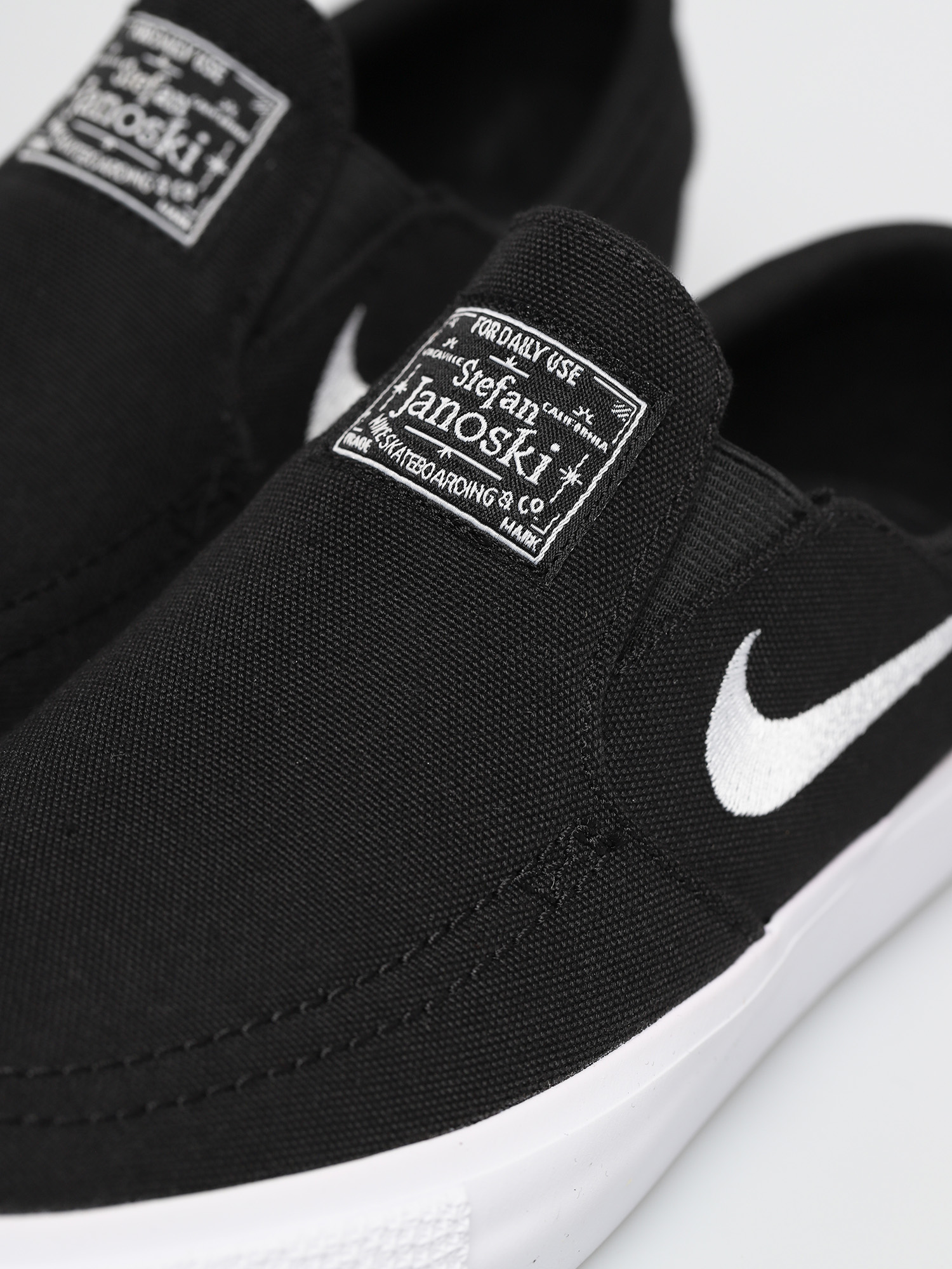 Buty Nike SB Stefan Janoski Canvas Slip Gs (black/white)