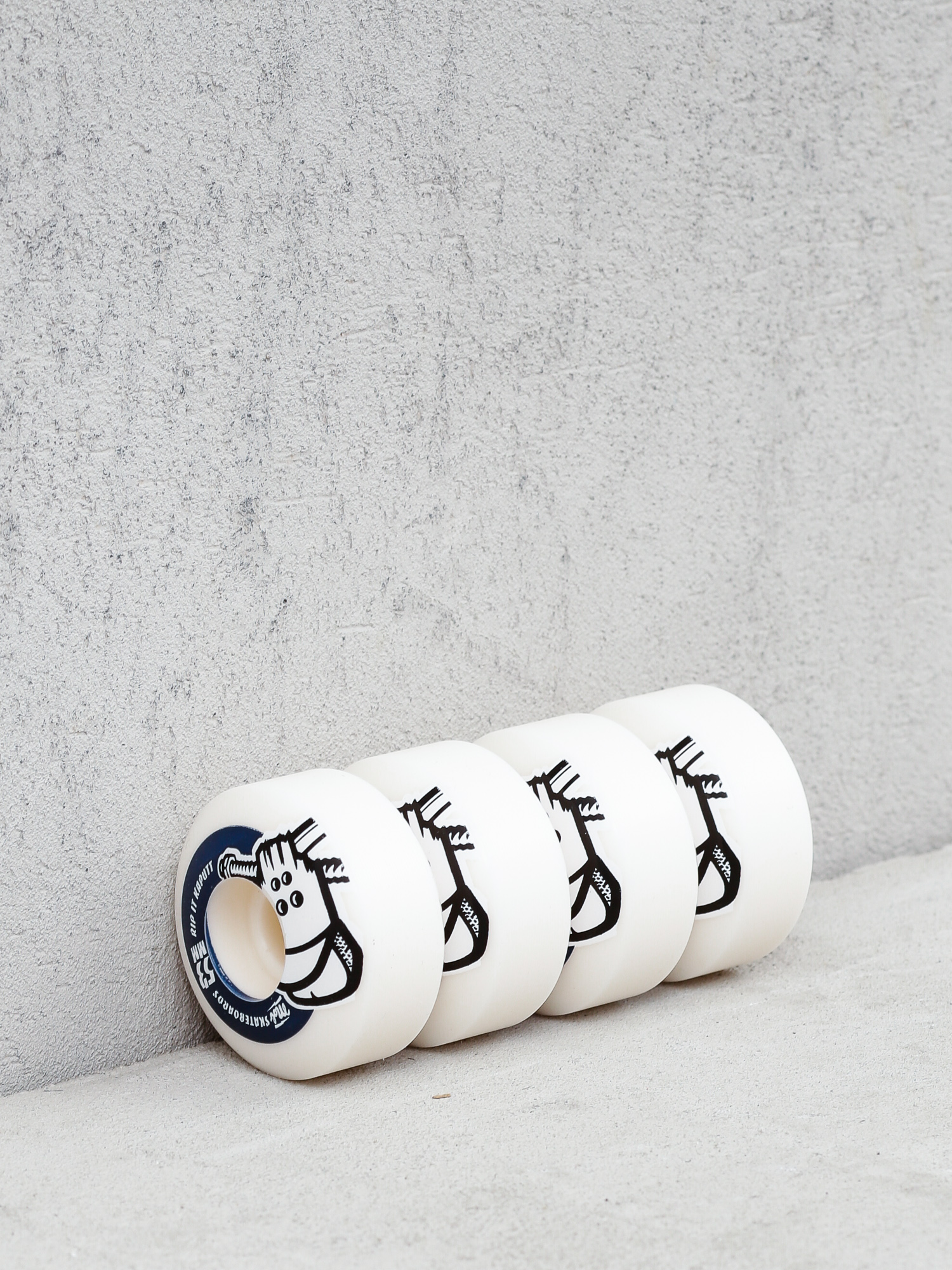 Kółka Mob Skateboards Skull (white/navy)