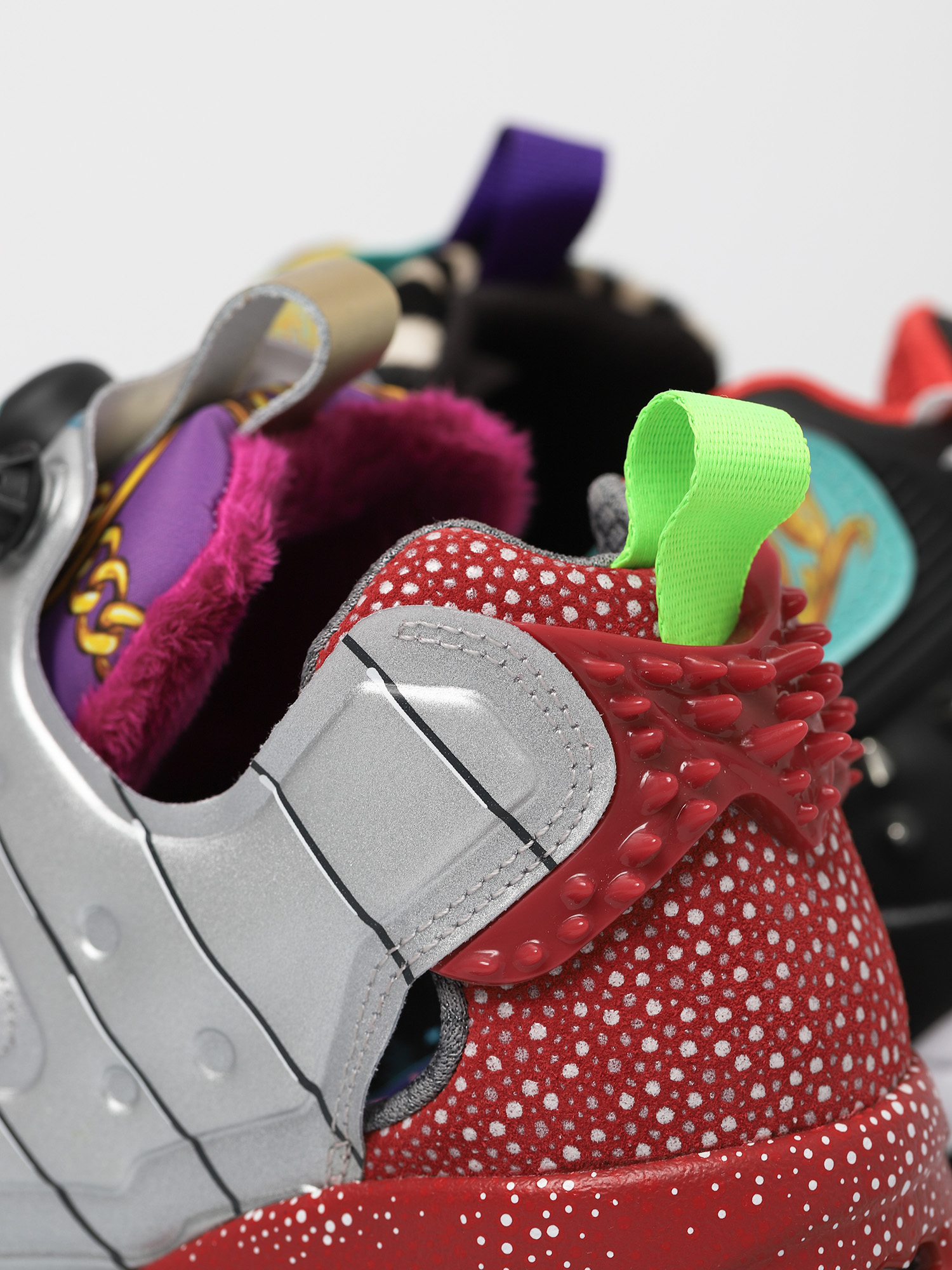 Buty Reebok Minion Instapump Fury (black/white/silvmt)
