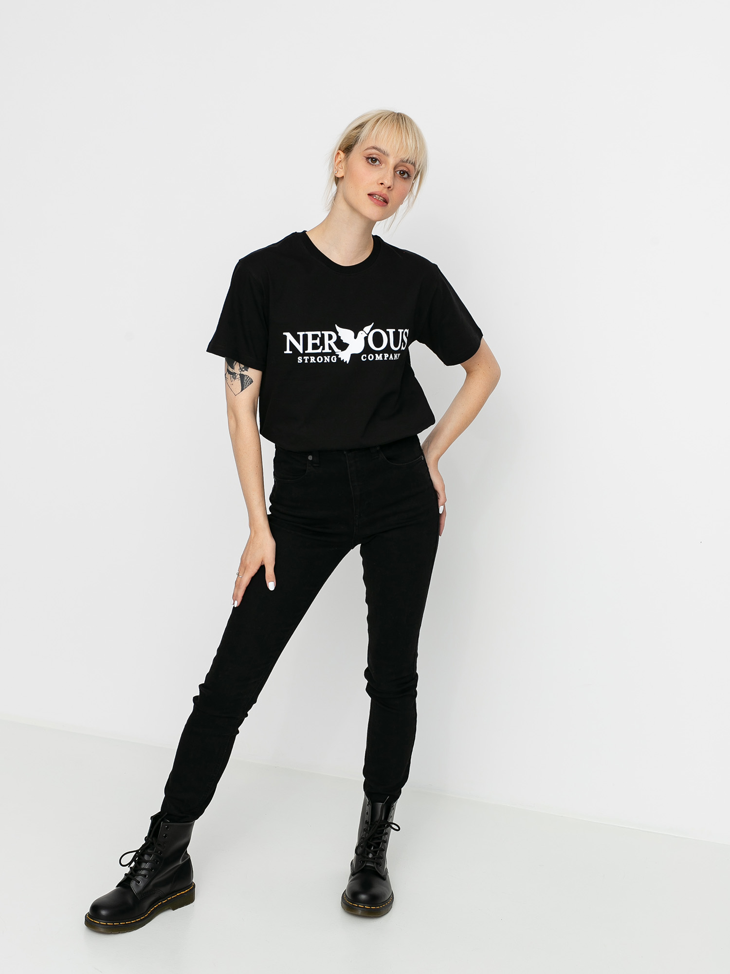 T-shirt Nervous Classic Wmn (black)