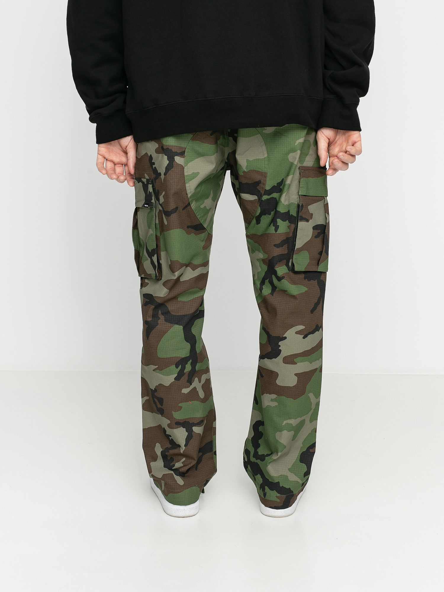 Spodnie Nike SB Flex Ftm (medium olive)