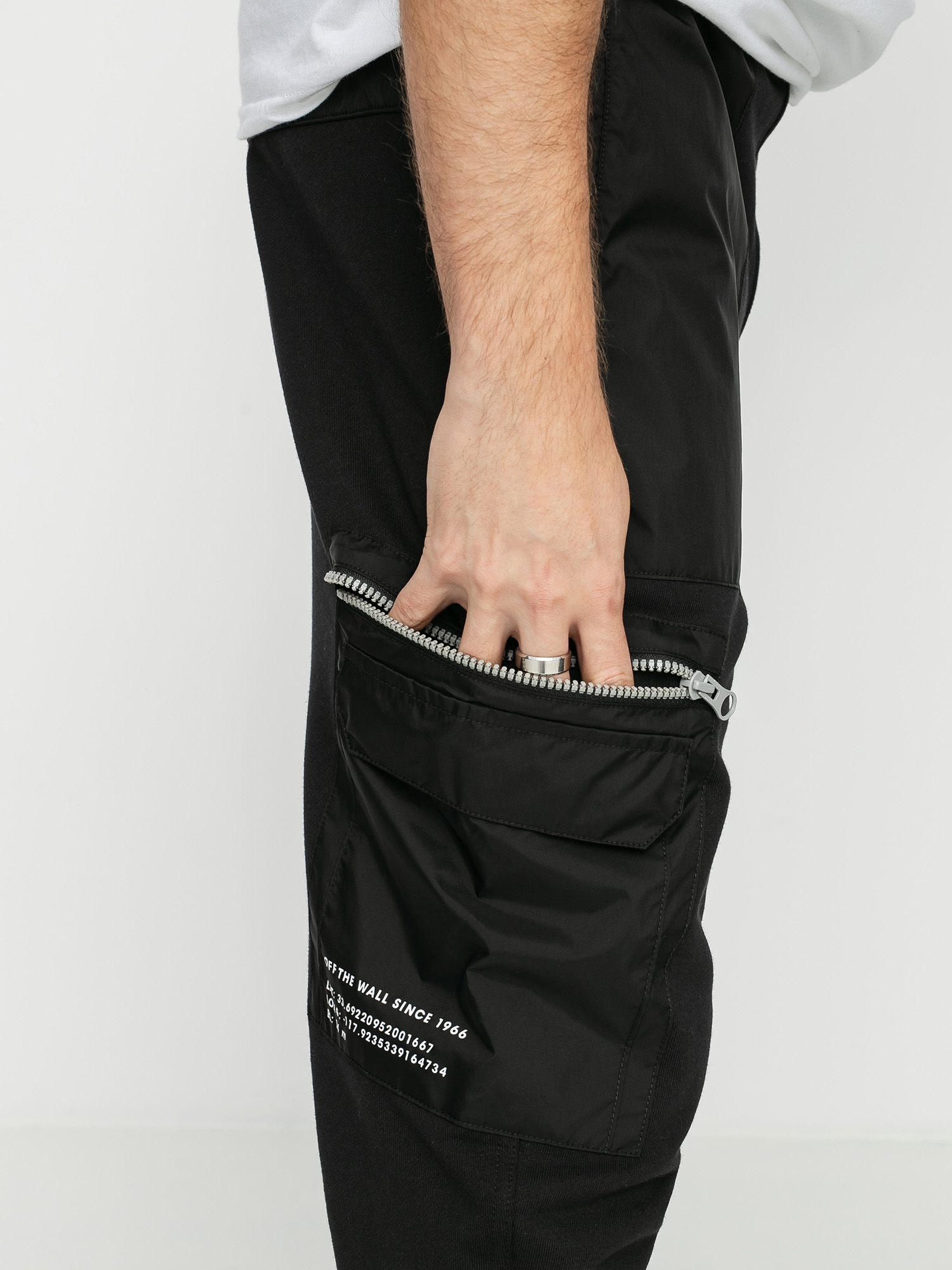 Spodnie Vans 66 Supply (black)