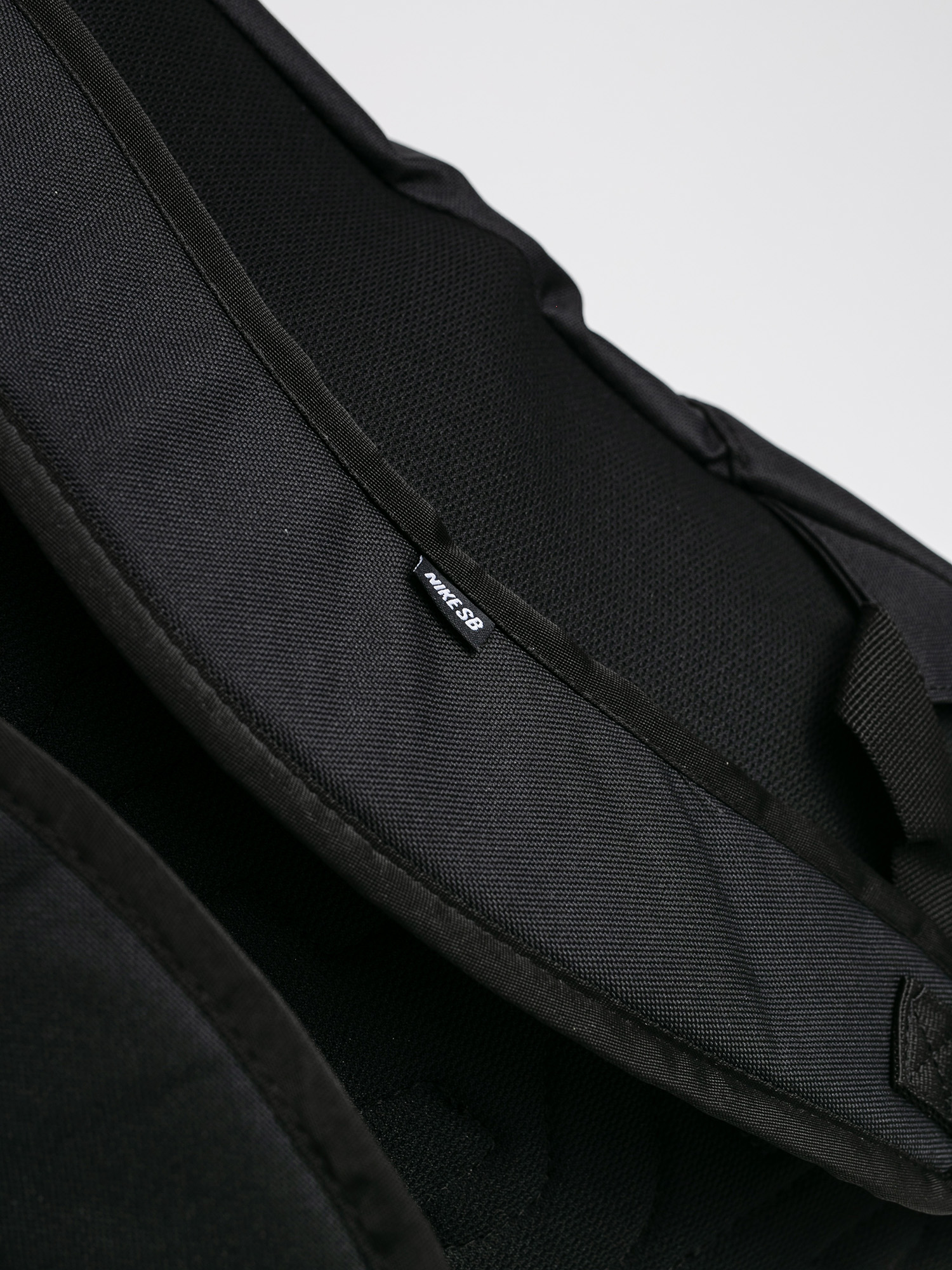 Plecak Nike SB Courthouse (black/black/white)