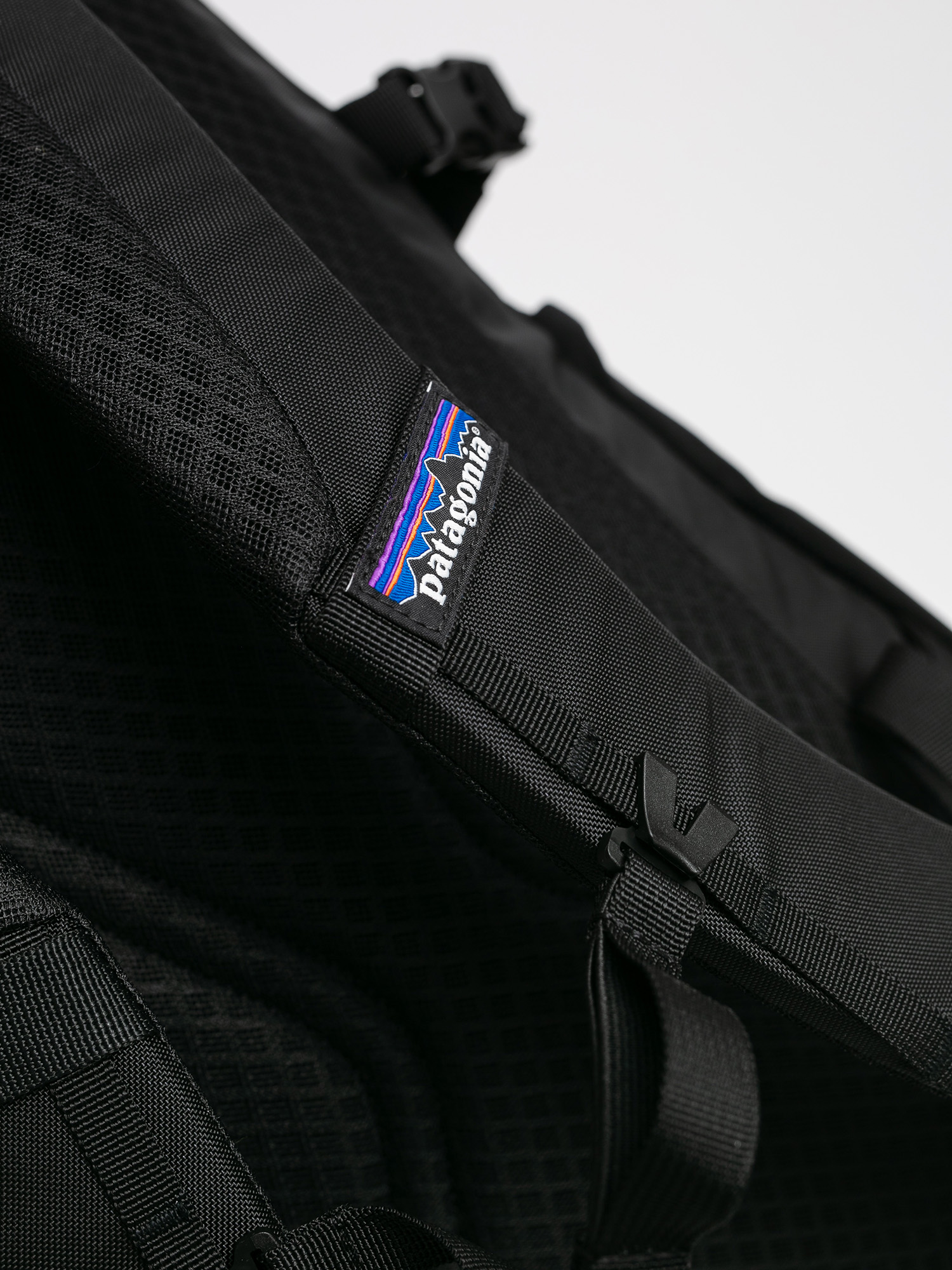 Plecak Patagonia Refugio Pack 28L (black)