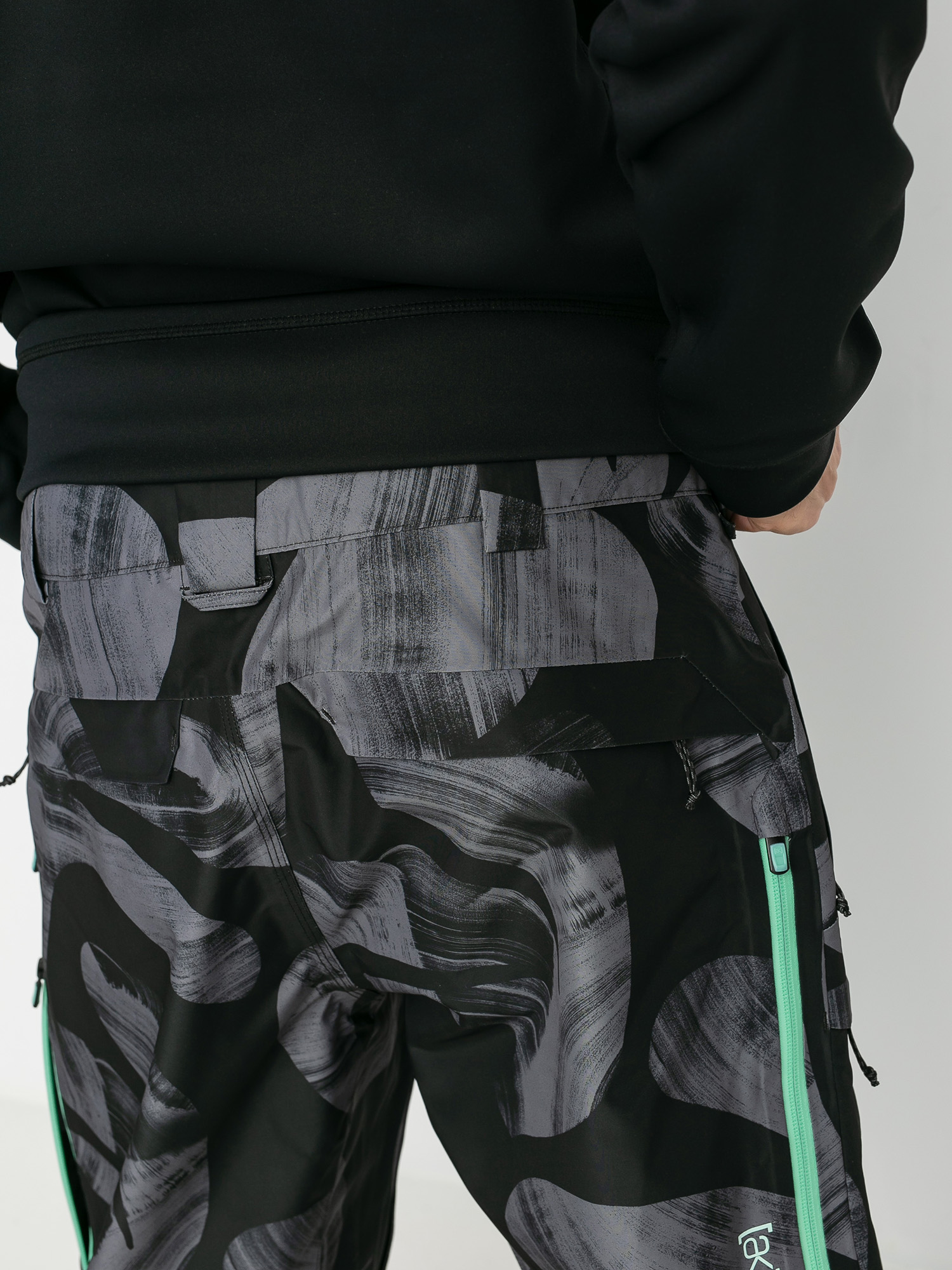 Męskie Spodnie snowboardowe Burton Ak Gore Tex Swash (ty williams camo)