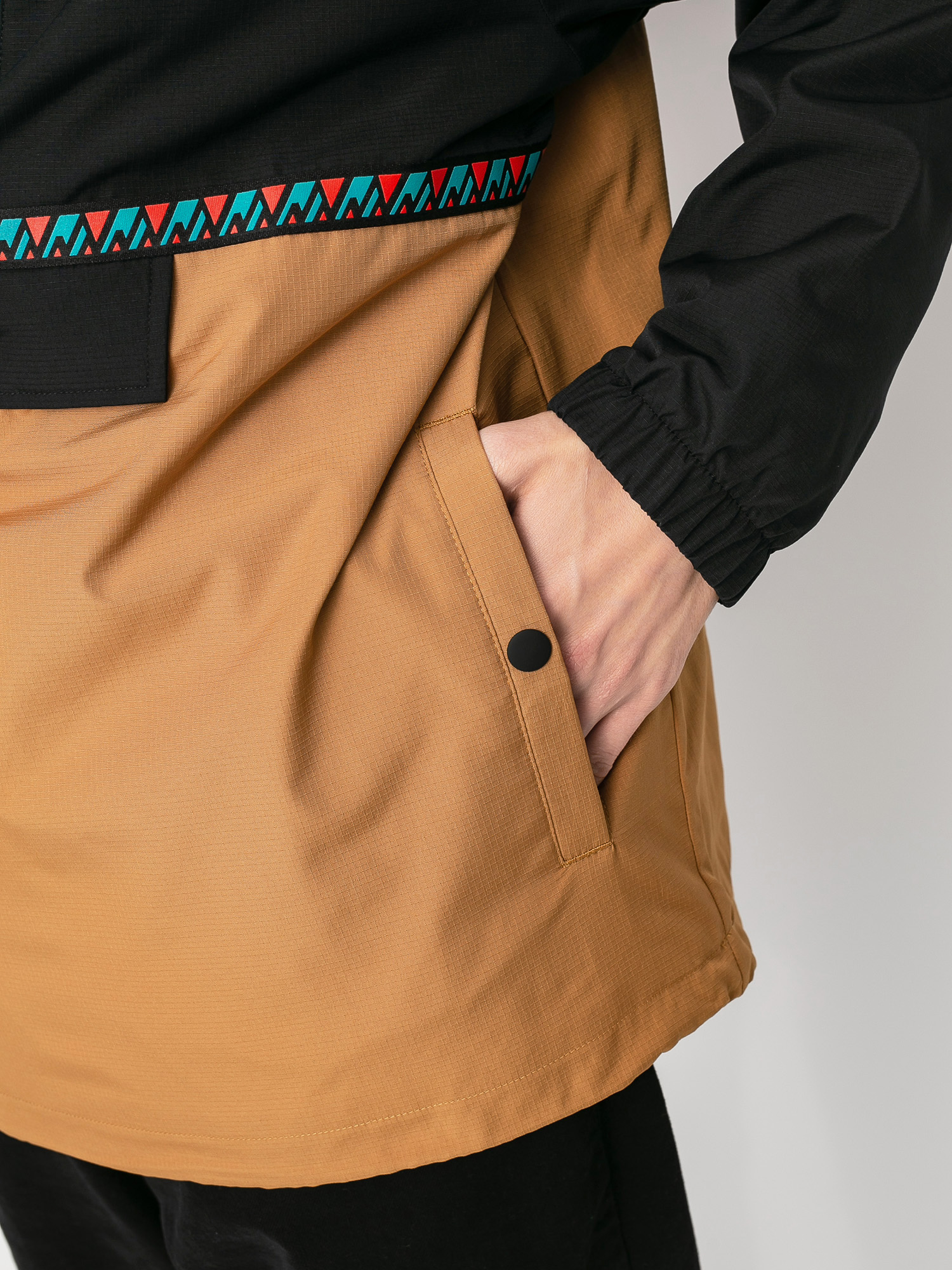 Kurtka New Balance Terrain Anorak (brown)