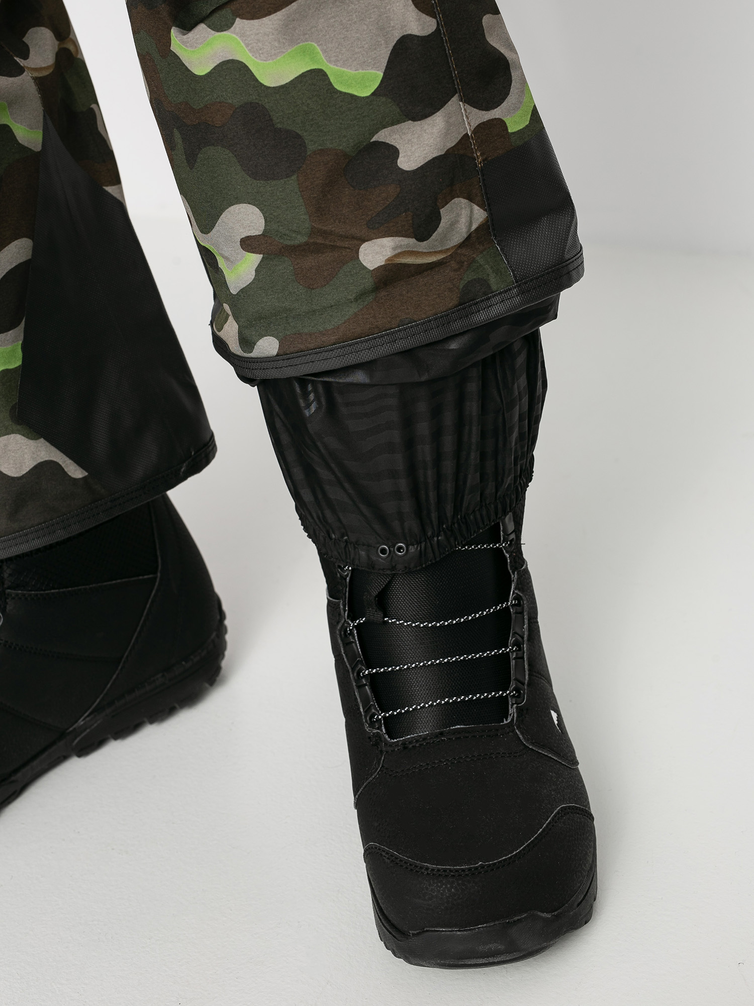 Męskie Spodnie snowboardowe Volcom Rain Gore Bib Overall (army)