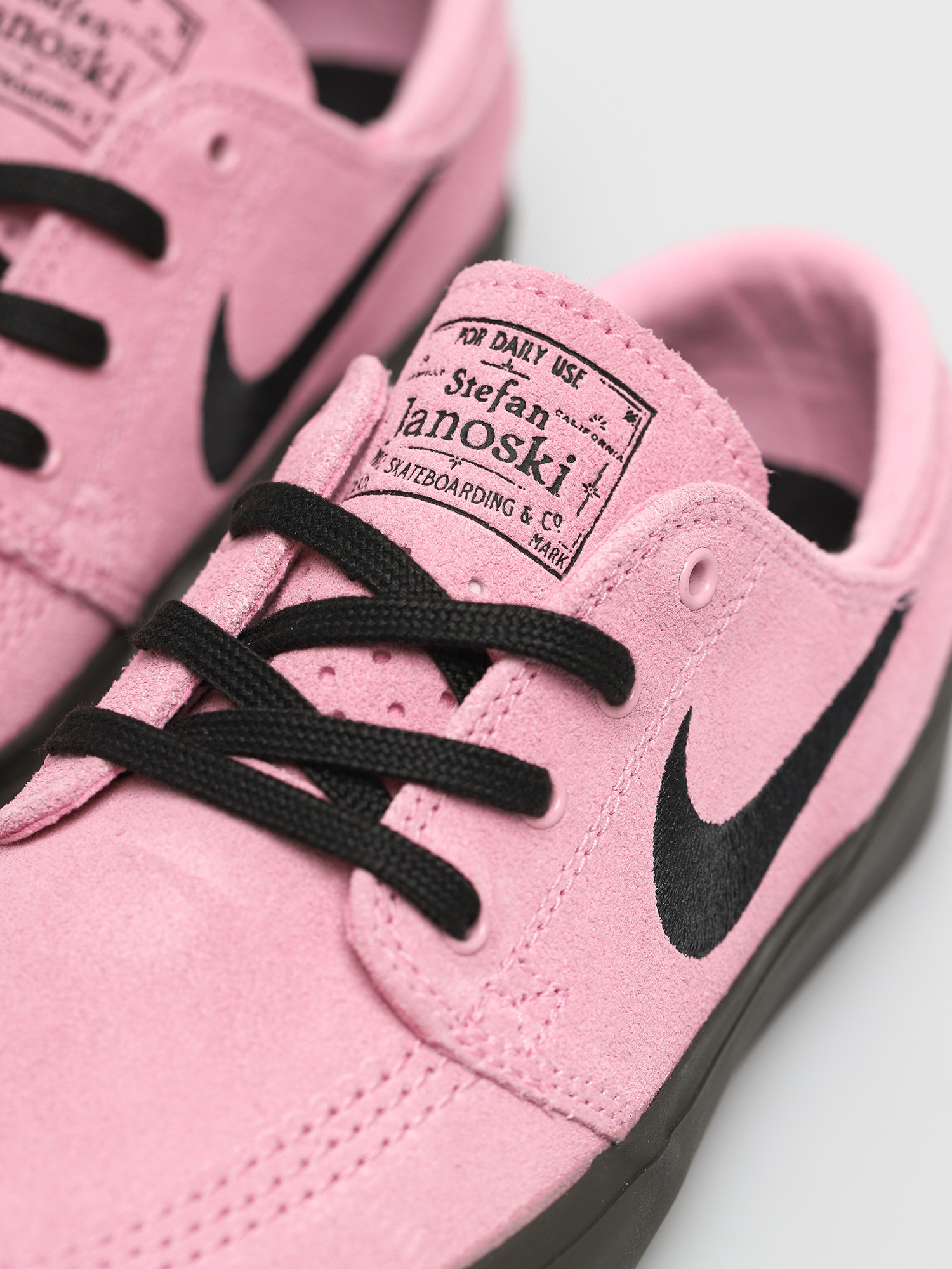 Buty Nike SB Zoom Janoski Rm (pink rise/black pink rise newsprint)
