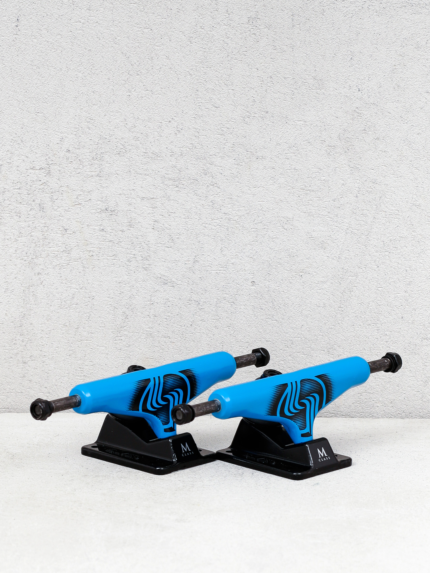 Traki Silver M Class (neon blue)