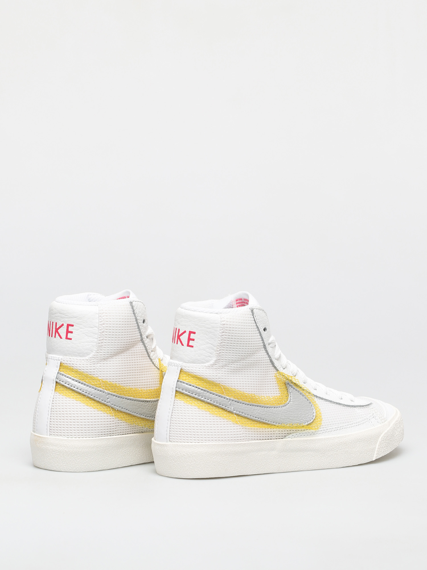 Buty Nike Blazer Mid Vintage 77 Wmn (white/metallic silver/university gold)