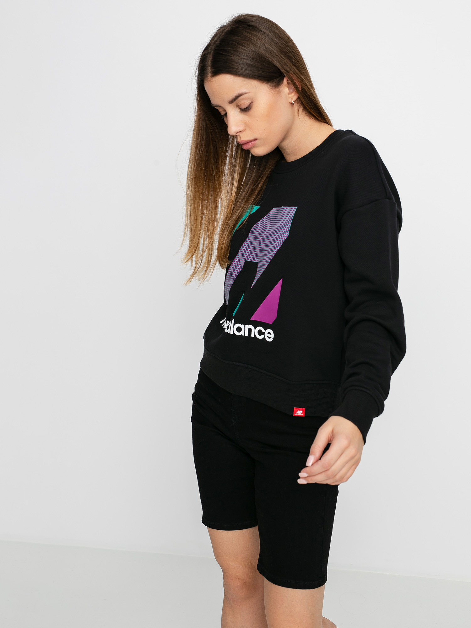 Bluza New Balance Terrain Graphic Crew Wmn (black)