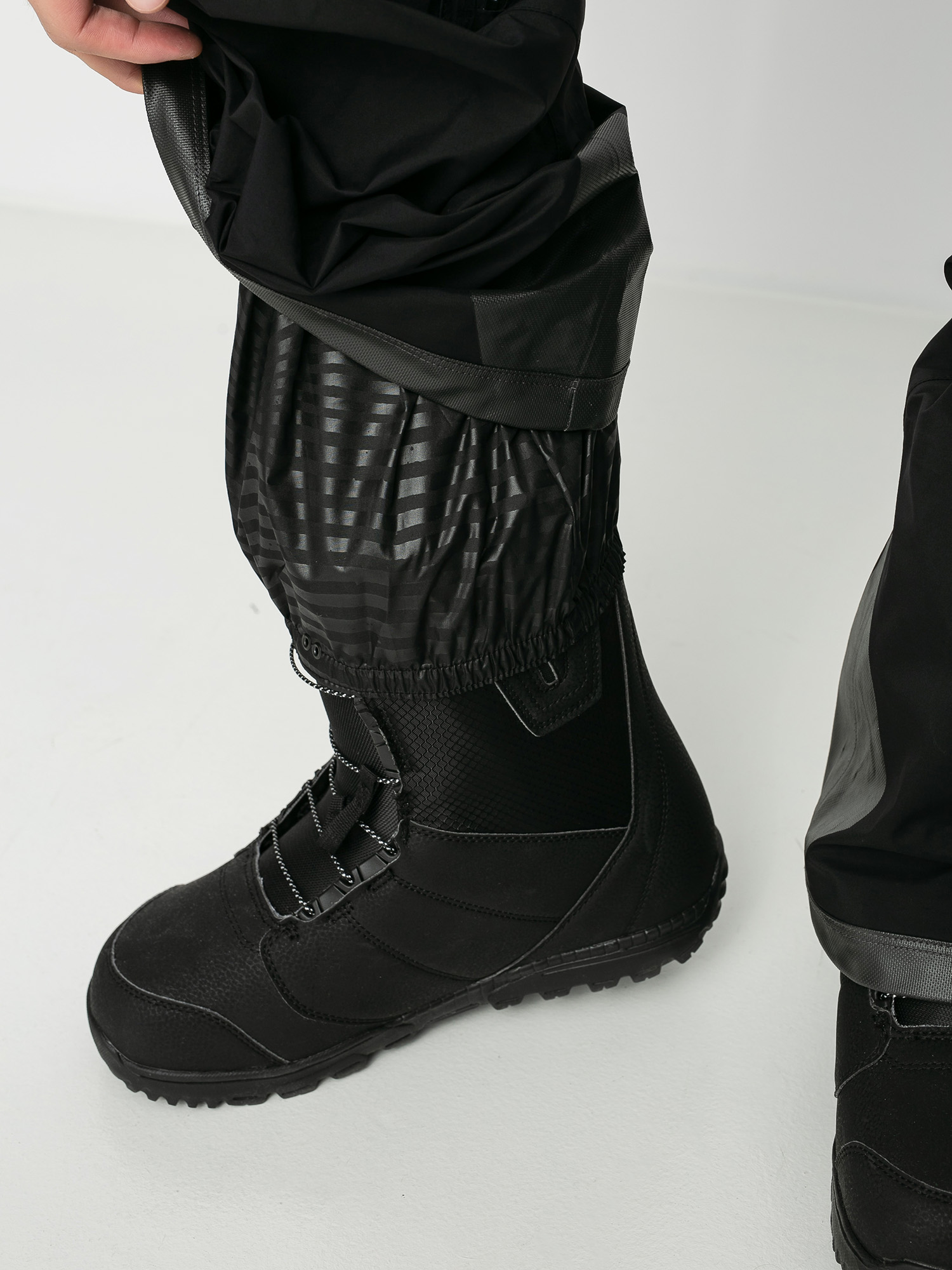 Męskie Spodnie snowboardowe Volcom Guch Stretch Gore (black)