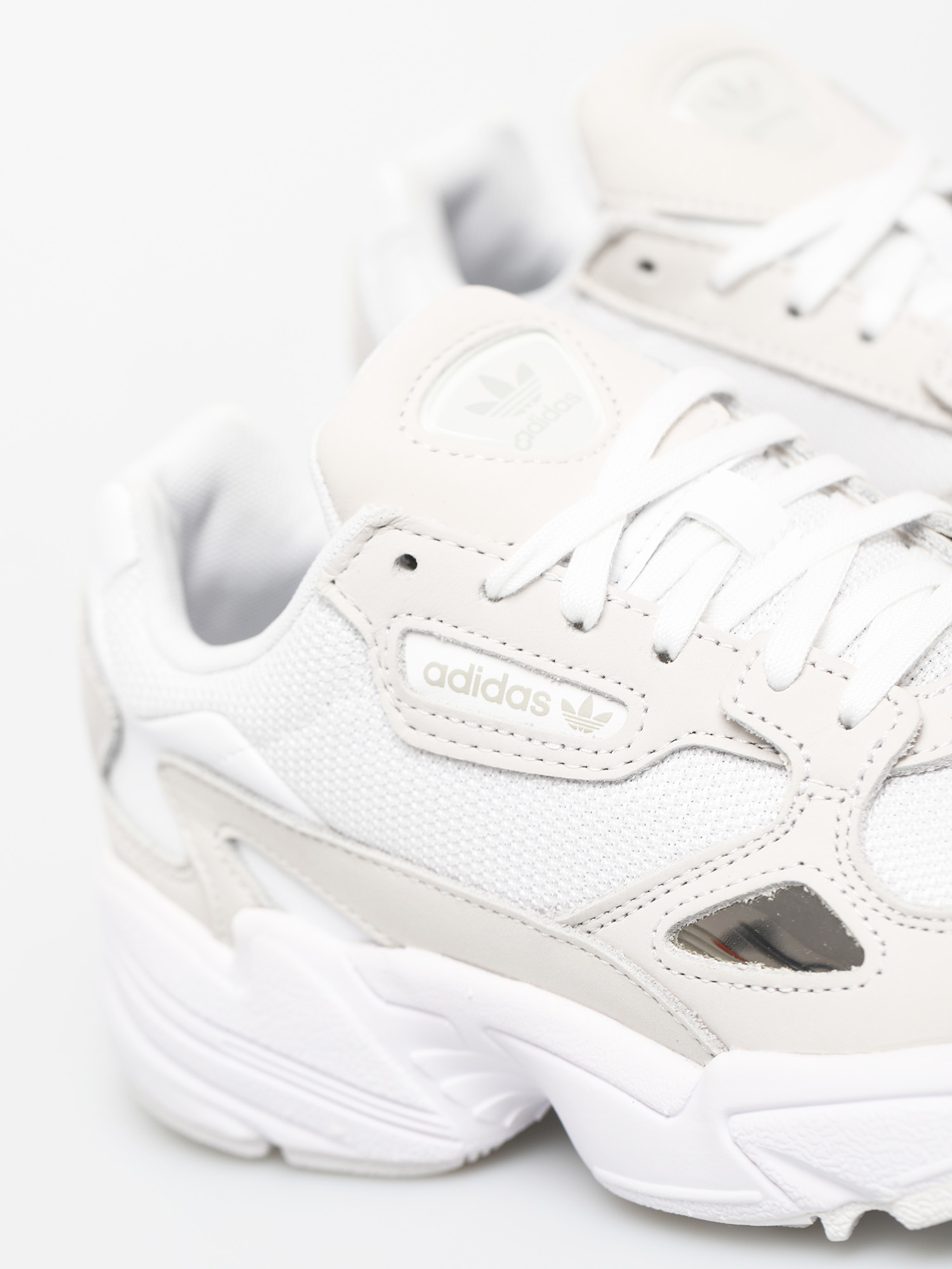 Buty adidas Originals Falcon Wmn (ftwwht/ftwwht/crywht)