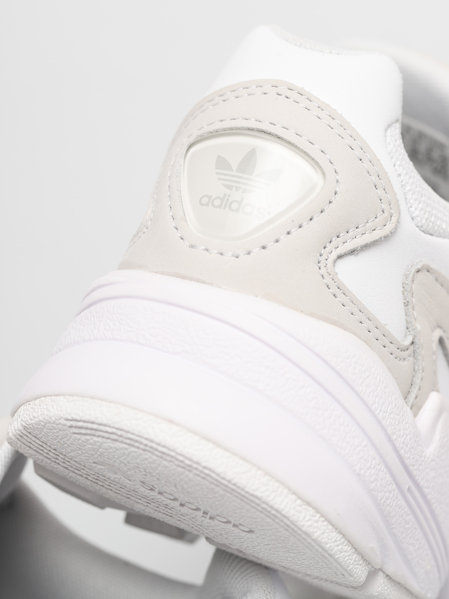 Buty adidas Originals Falcon Wmn (ftwwht/ftwwht/crywht)