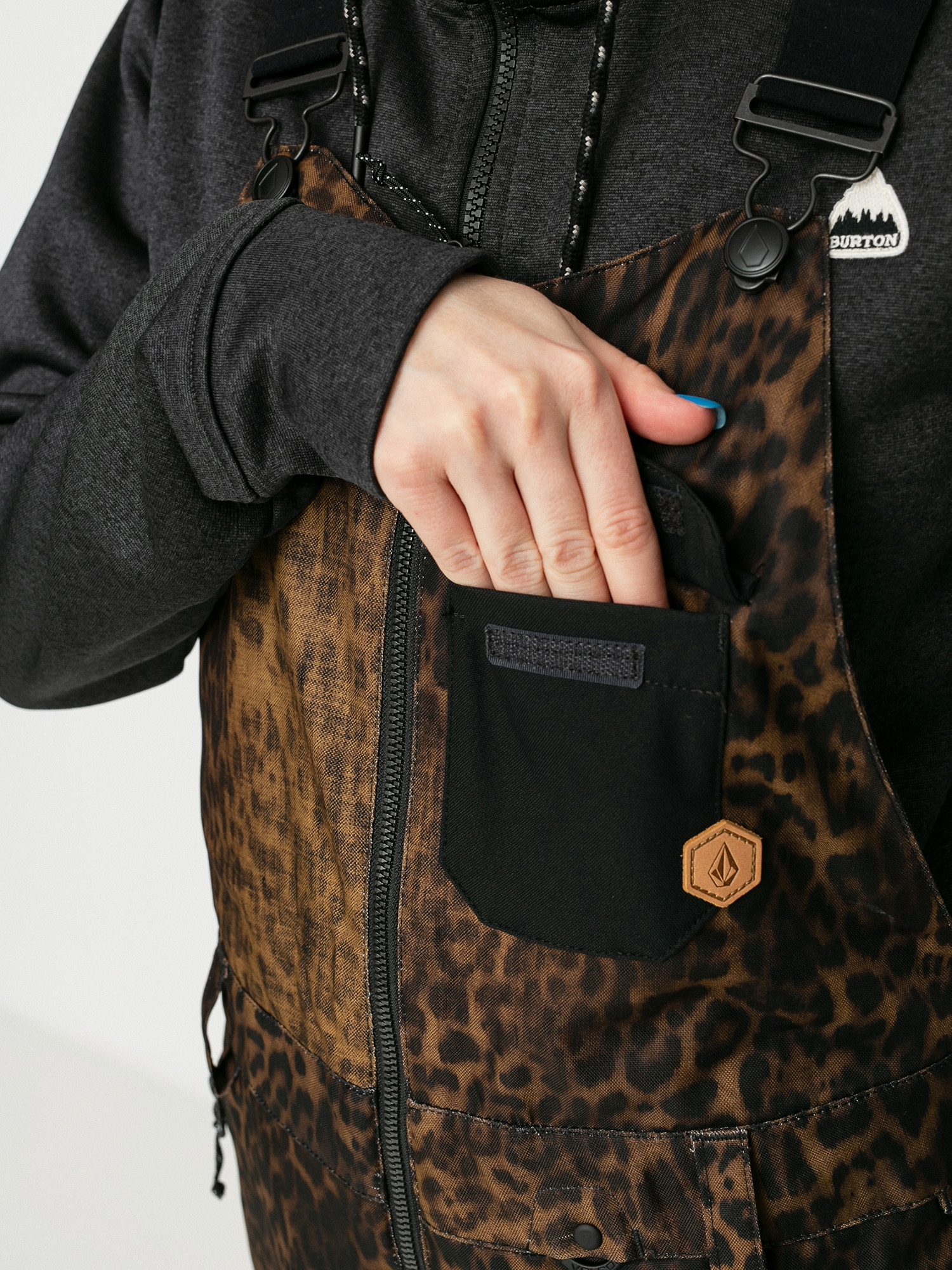 Damskie Spodnie snowboardowe Volcom Swift Bib Overall (leopard)