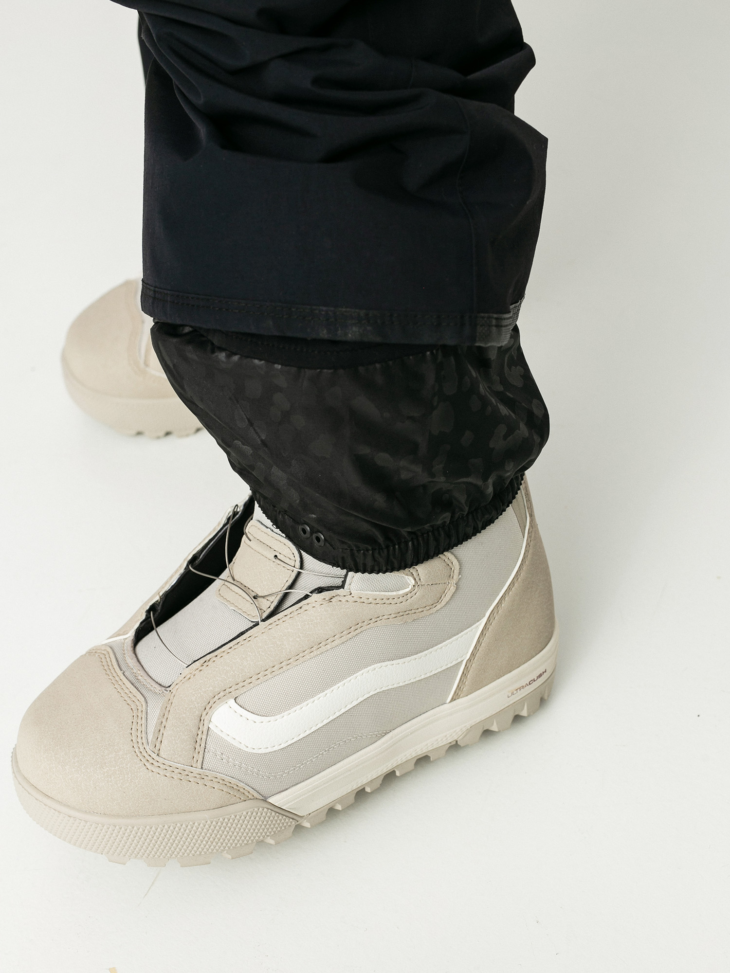 Damskie Spodnie snowboardowe Volcom Knox Ins Gore Tex (black)