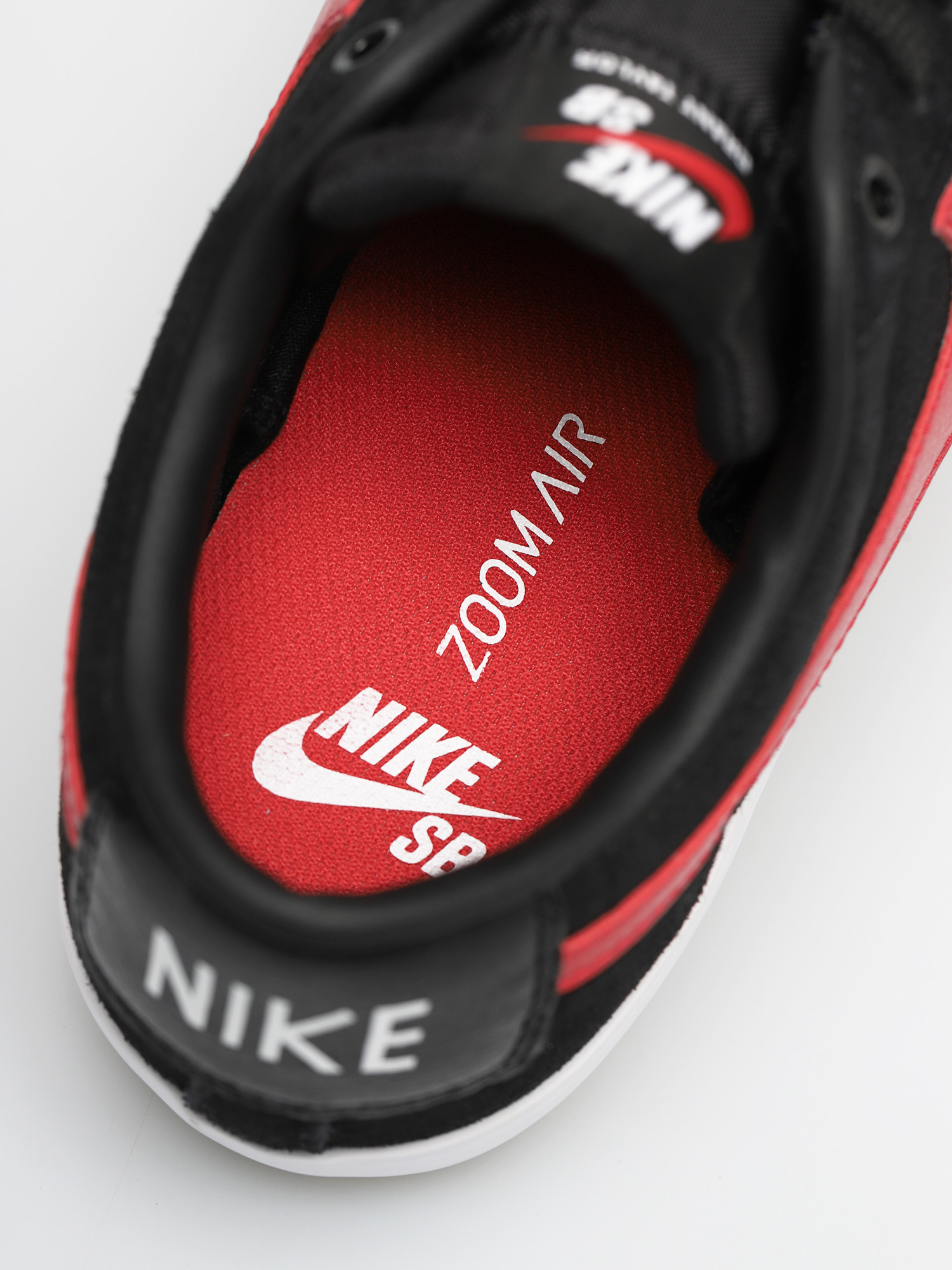 Buty Nike SB Blazer Low Gt (black/university red black white)