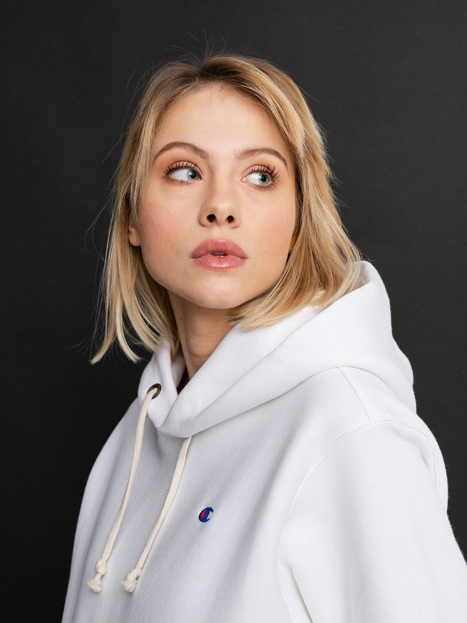 Bluza z kapturem Champion Sweatshirt HD 113350 Wmn (wht)