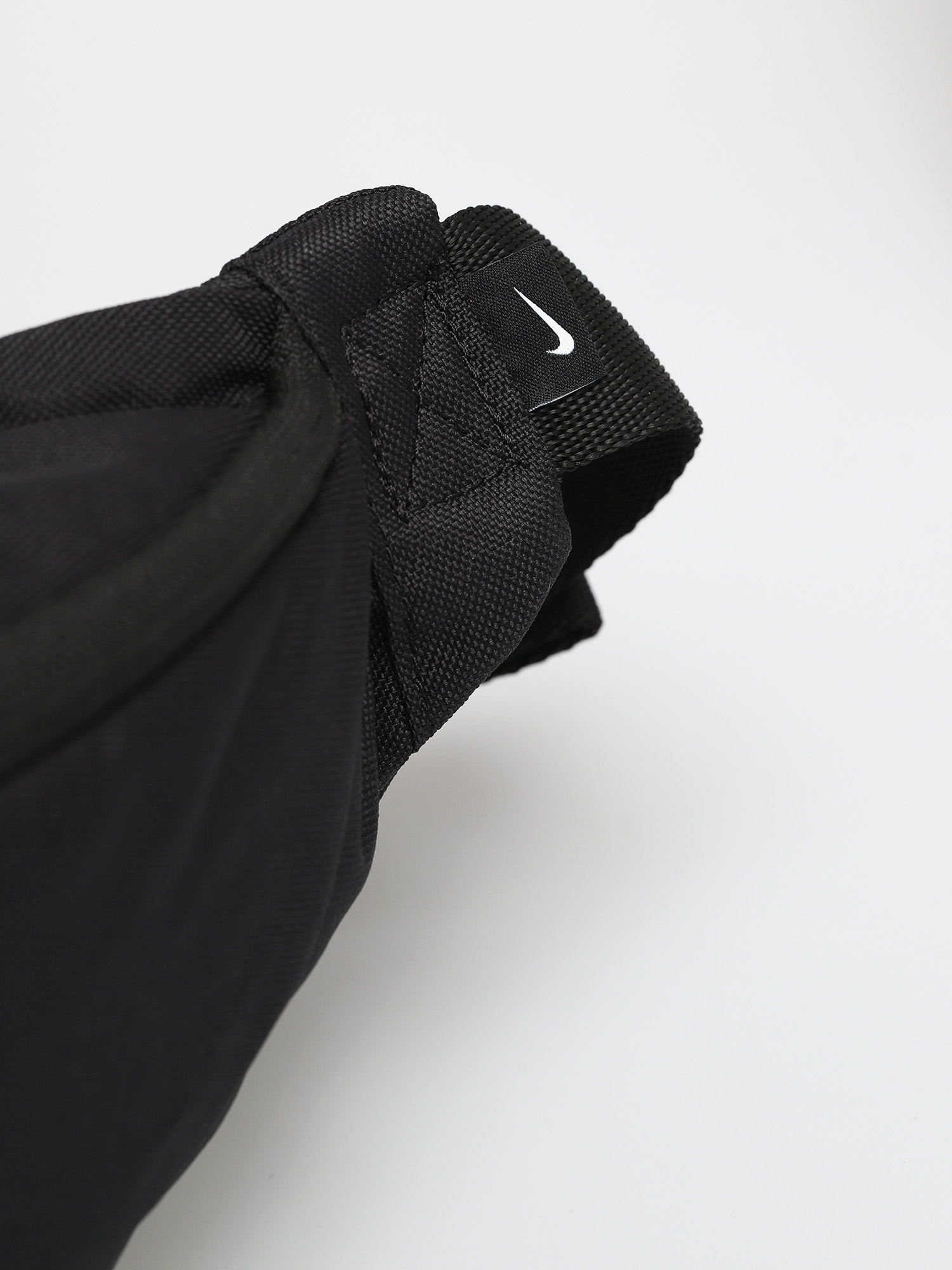 Nerka Nike Sportswear Heritage (black/black/white)