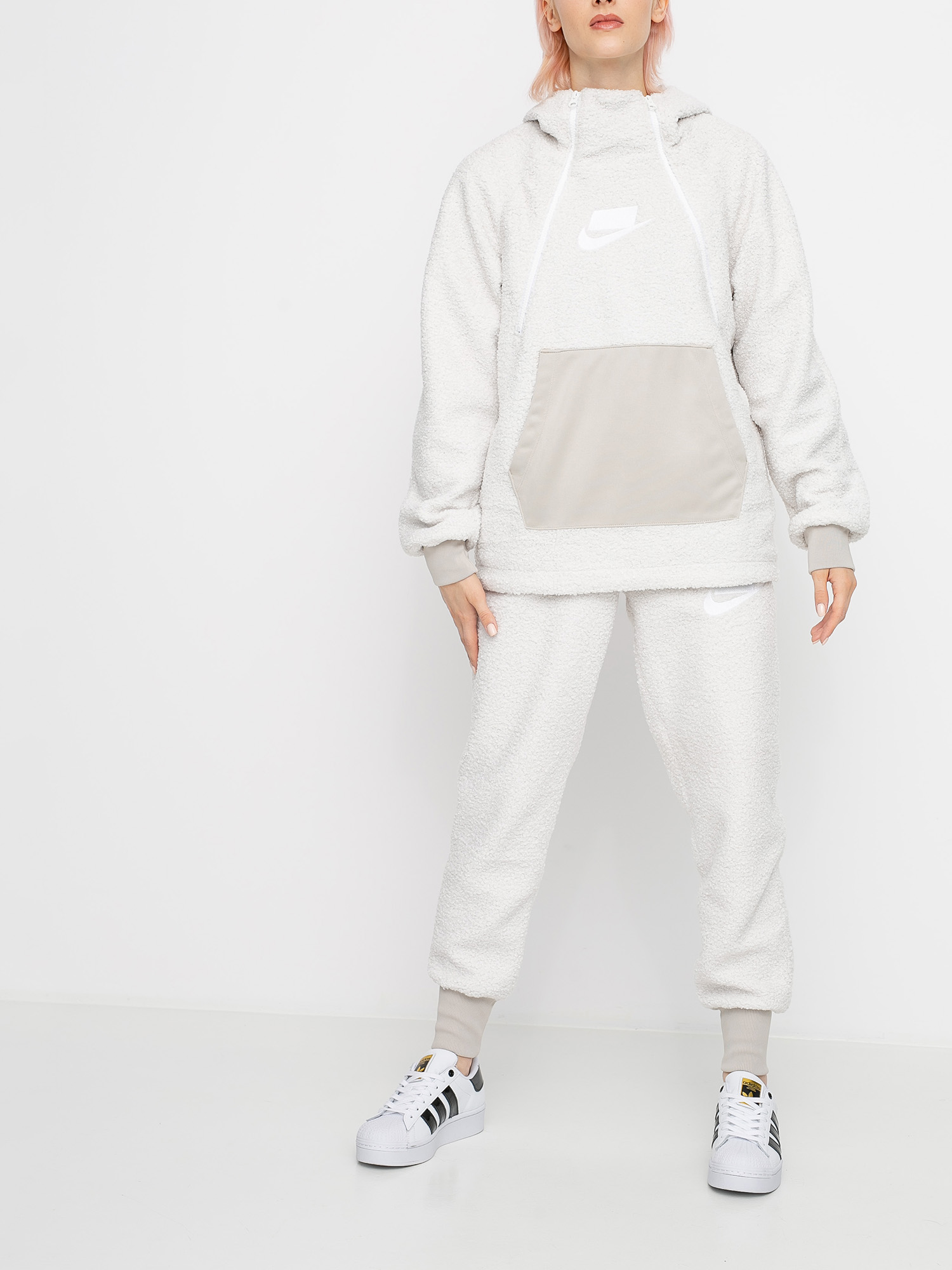 Spodnie Nike Jggr Sherpa Wmn (phantom/string/white)
