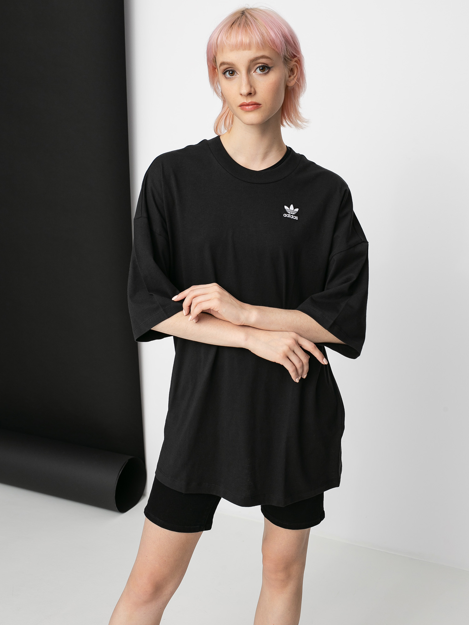 T-shirt adidas Originals Tee Wmn (black)