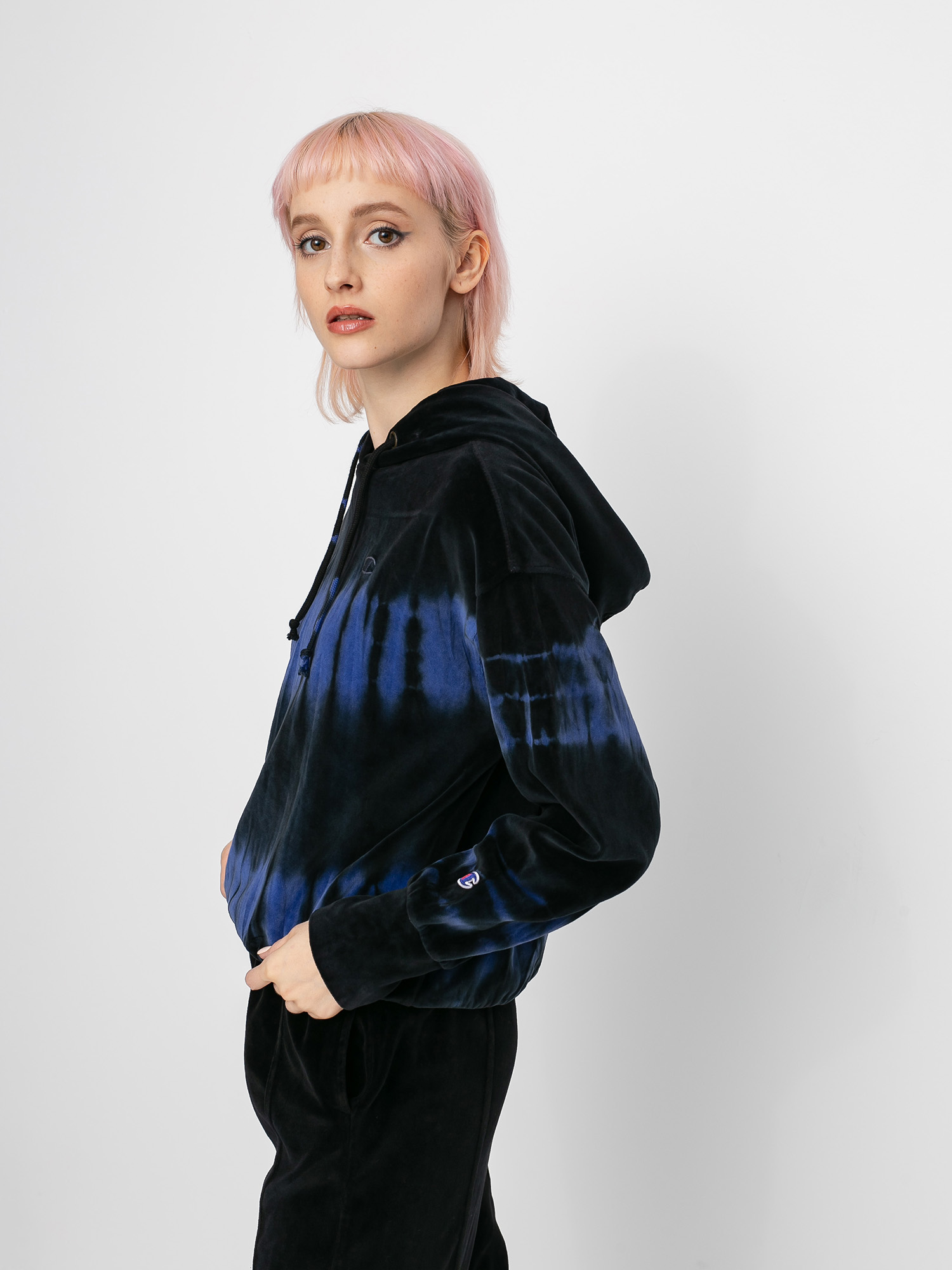 Bluza z kapturem Champion Sweatshirt HD 113632 Wmn (night/bkk)