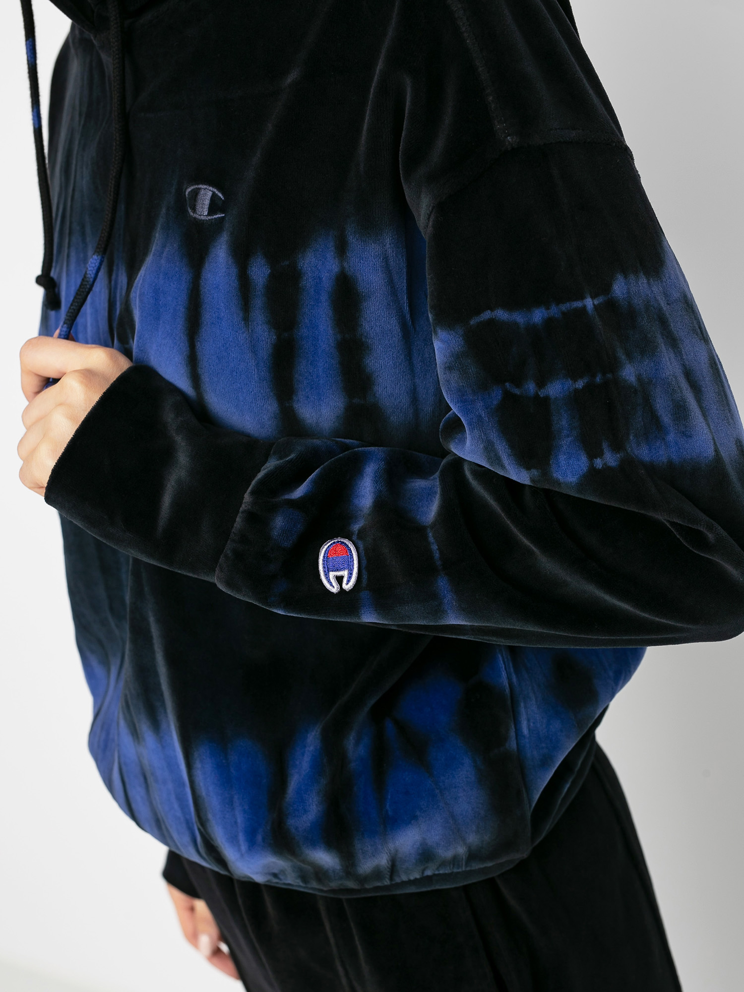 Bluza z kapturem Champion Sweatshirt HD 113632 Wmn (night/bkk)