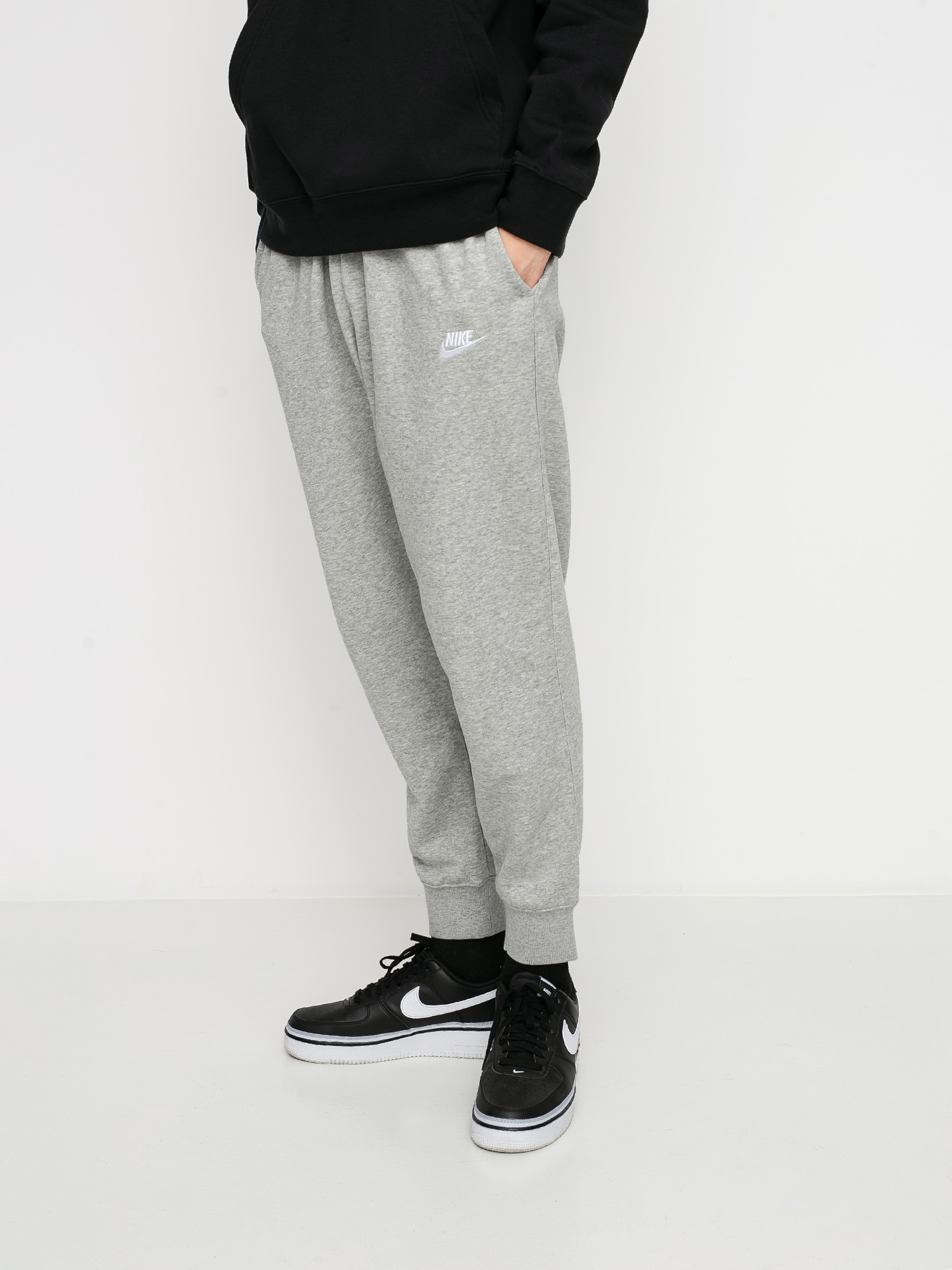 Spodnie Nike Club Jggr Ft (dk grey heather/matte silver/white)