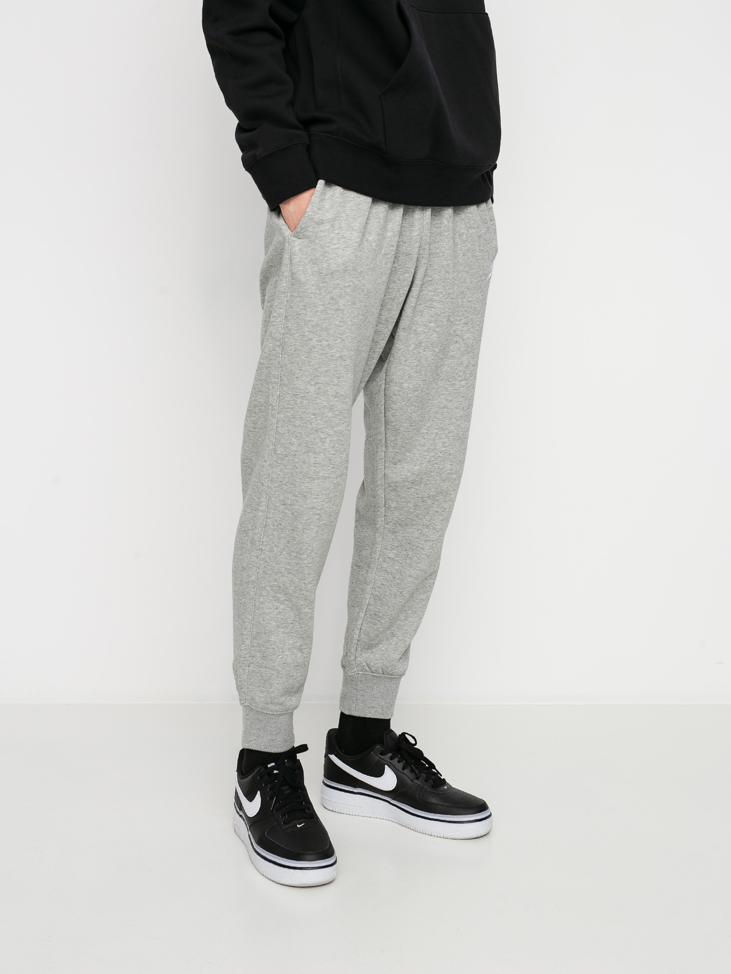 Spodnie Nike Club Jggr Ft (dk grey heather/matte silver/white)