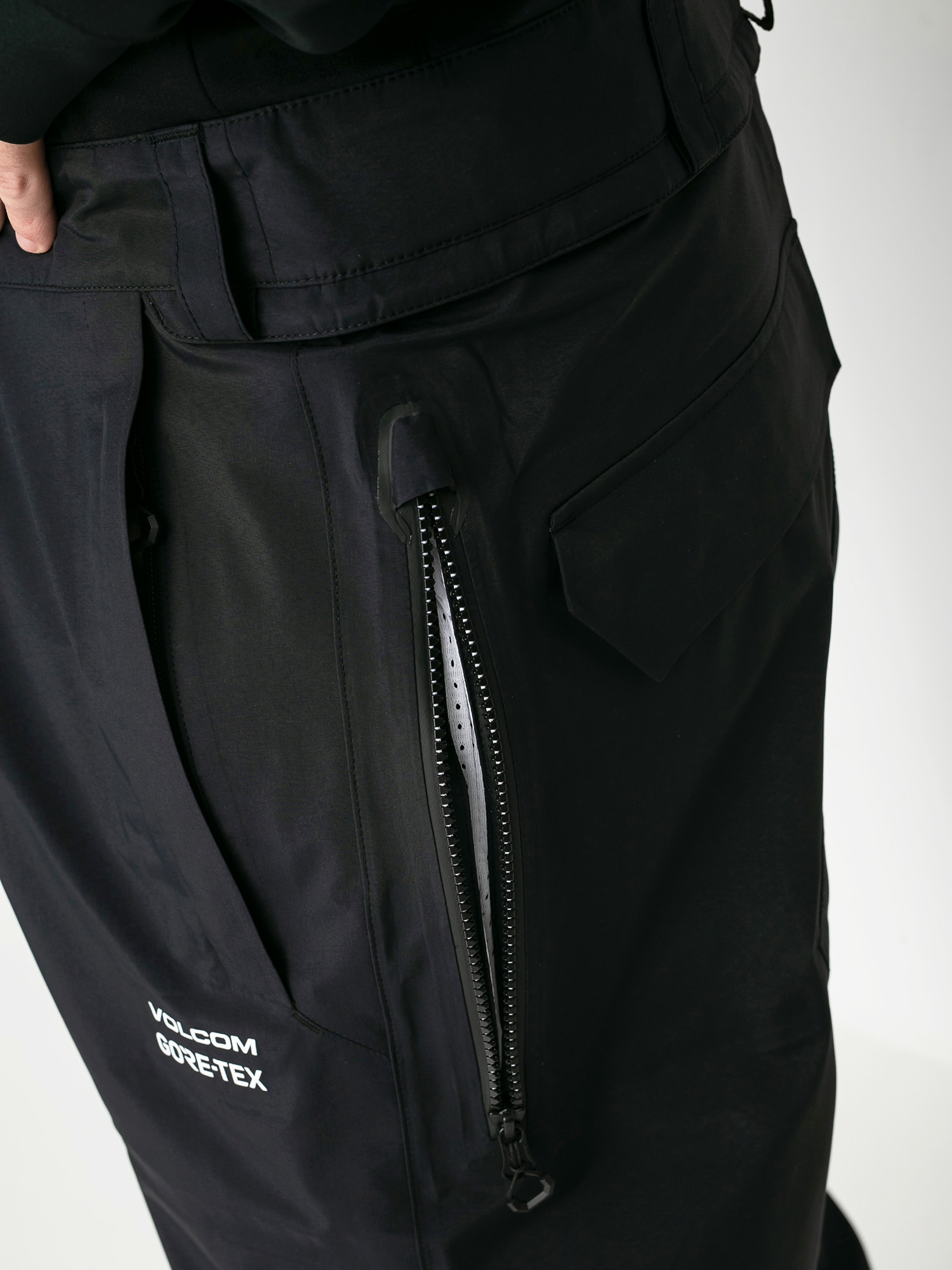 Męskie Spodnie snowboardowe Volcom 3L Gore Tex Bib Overall (black)