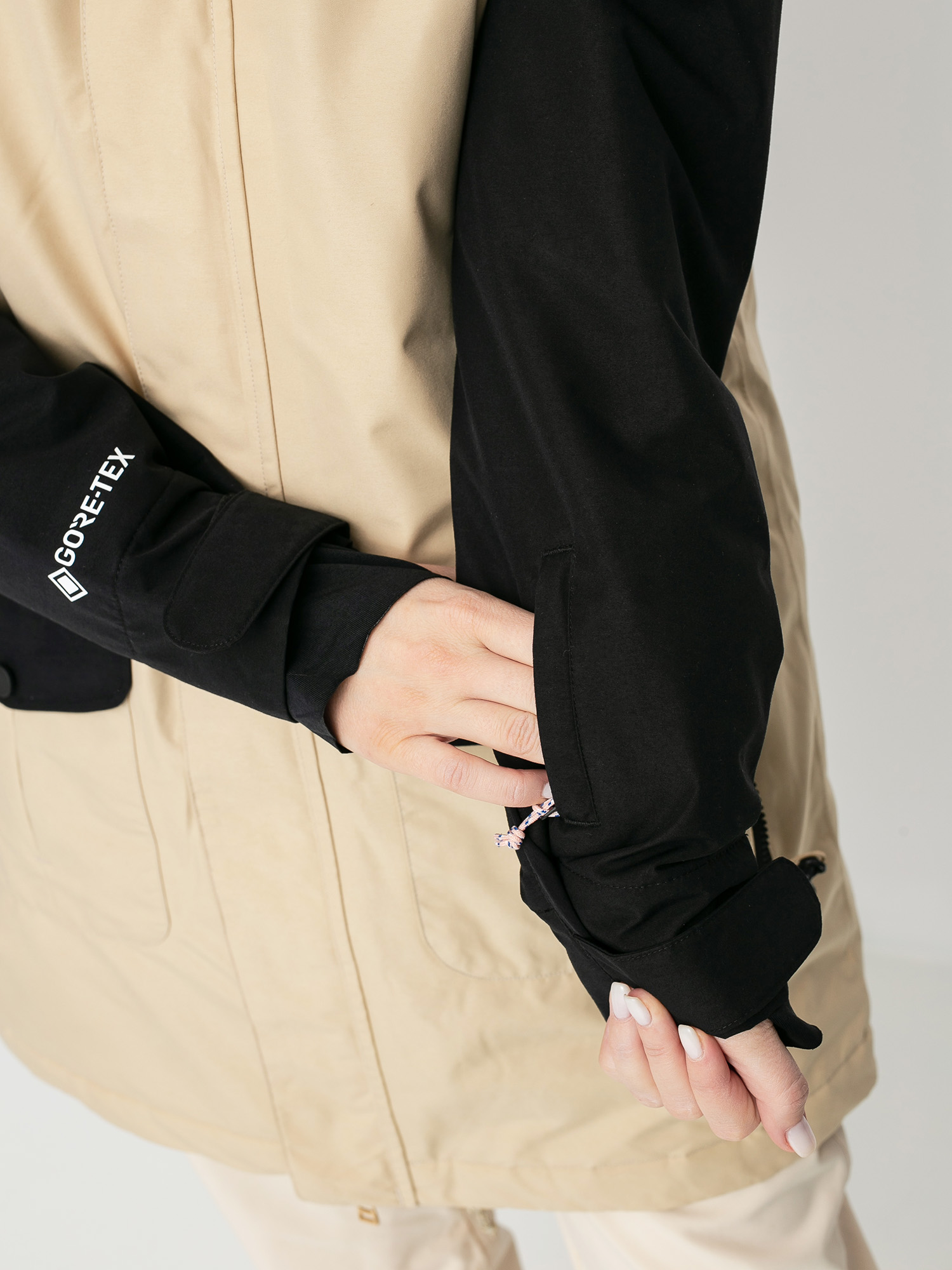 Damska Kurtka snowboardowa Burton Gore Tex Eyris (true black/irish cream)