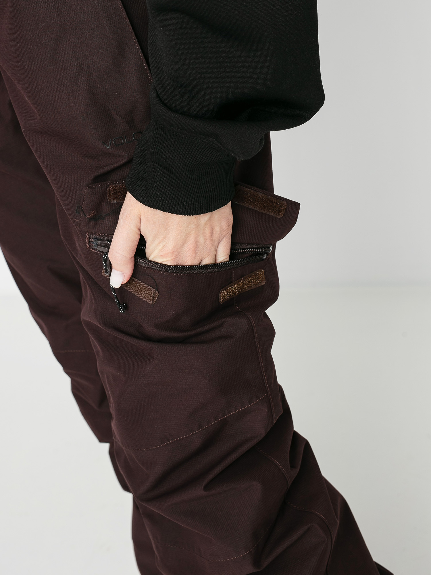 Damskie Spodnie snowboardowe Volcom Aston Gore Tex (black red)