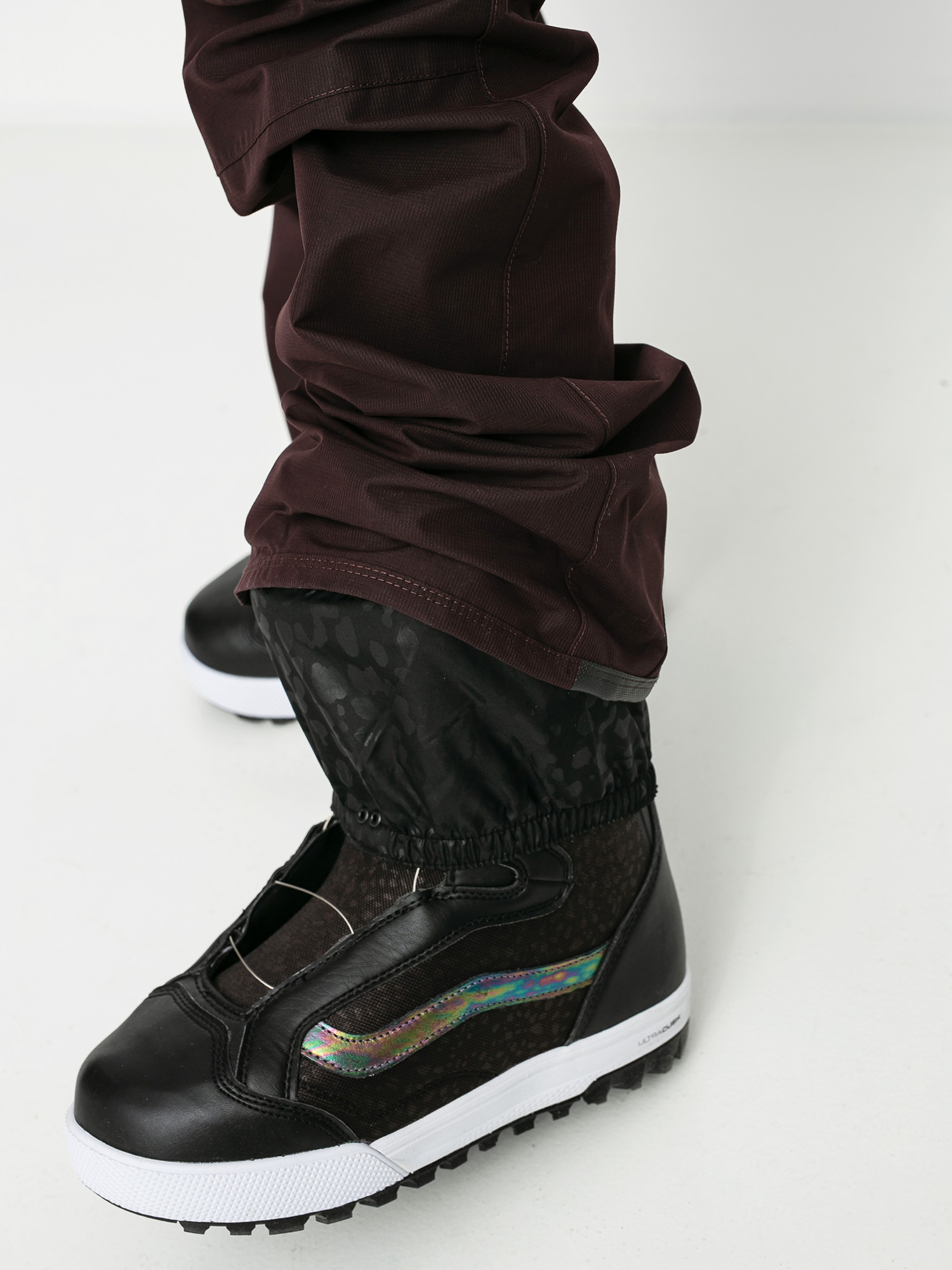 Damskie Spodnie snowboardowe Volcom Aston Gore Tex (black red)