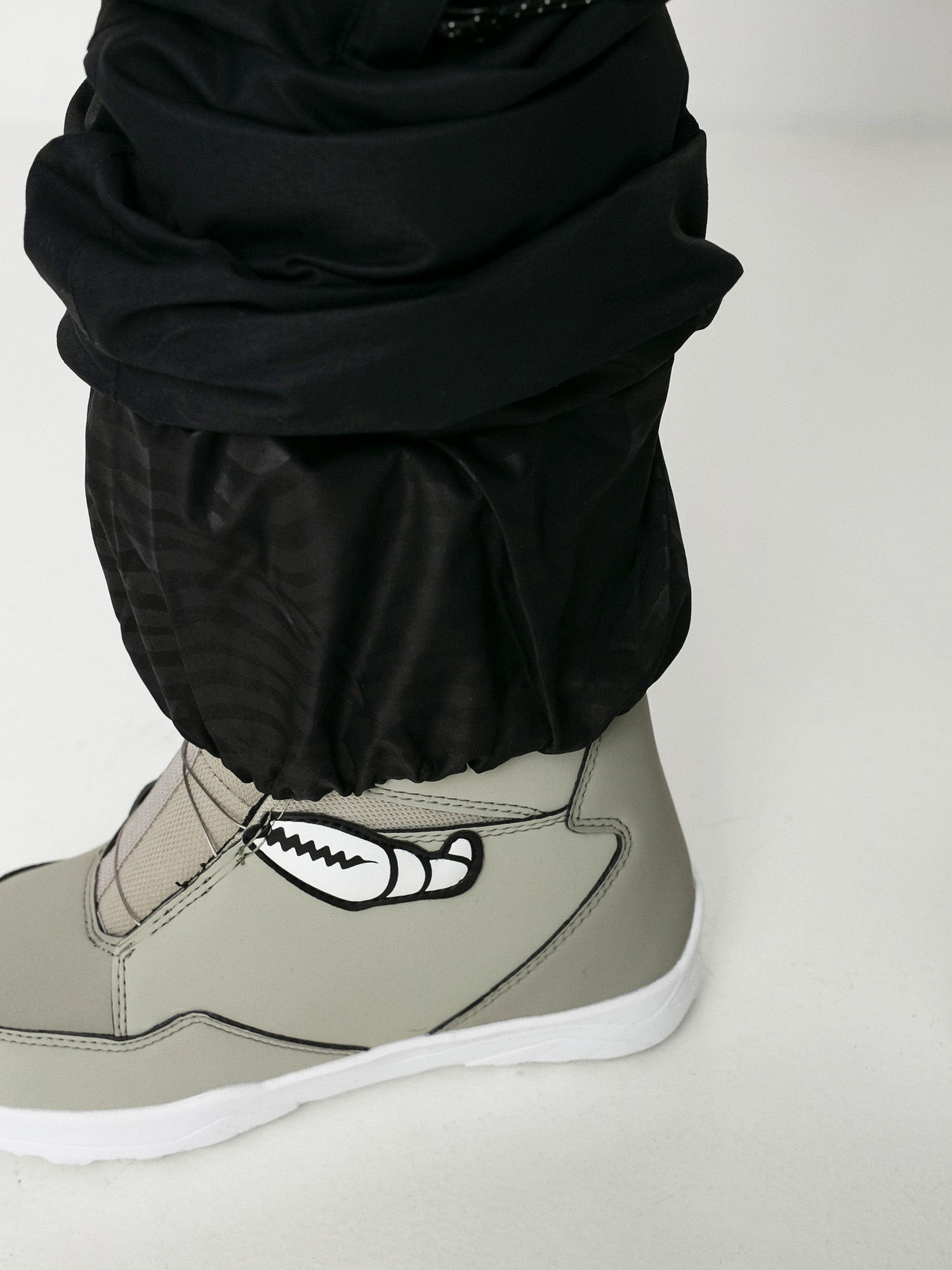 Spodnie snowboardowe Volcom Barkley Bib Overall (black)