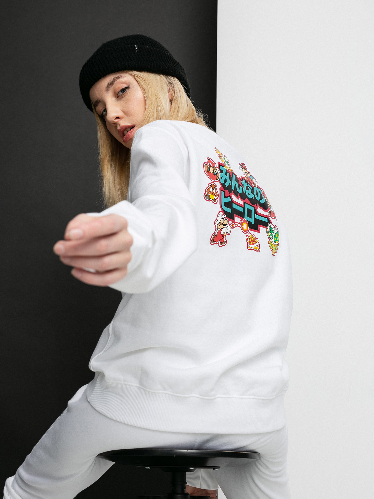 Bluza Champion X Nintendo Sweatshirt Wmn (wht)