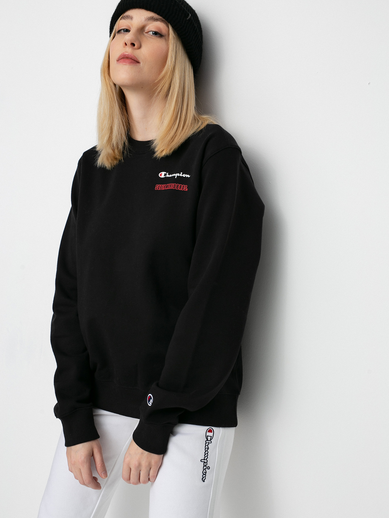 Bluza Champion X Nintendo Sweatshirt Wmn (nbk)