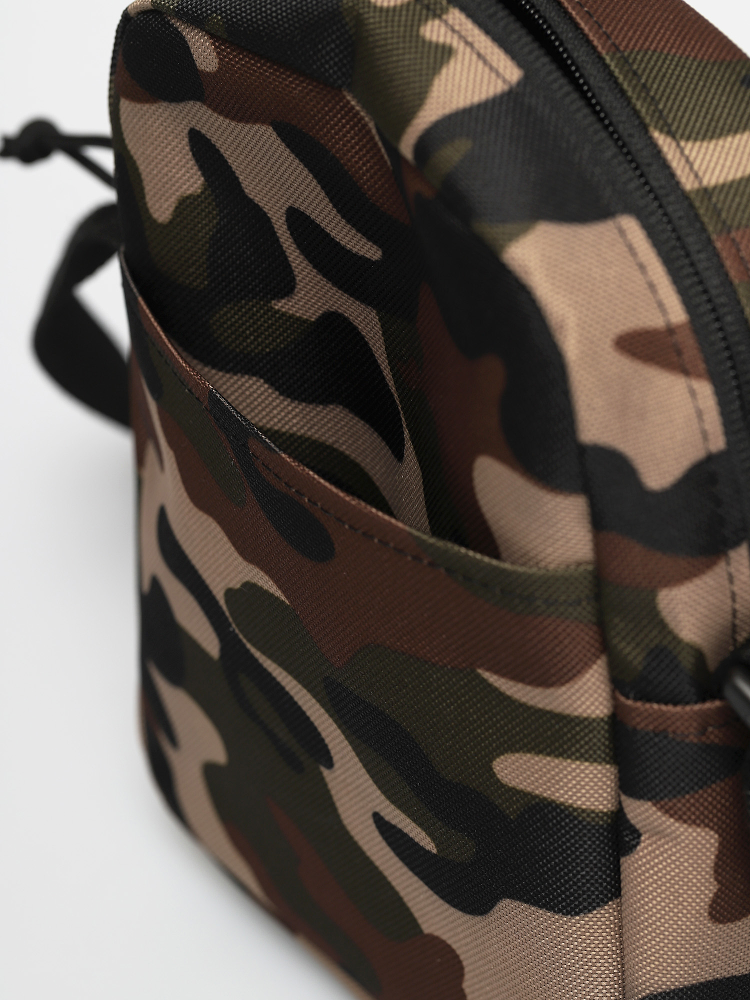 Paszportówka Nervous Goldtag (camo)