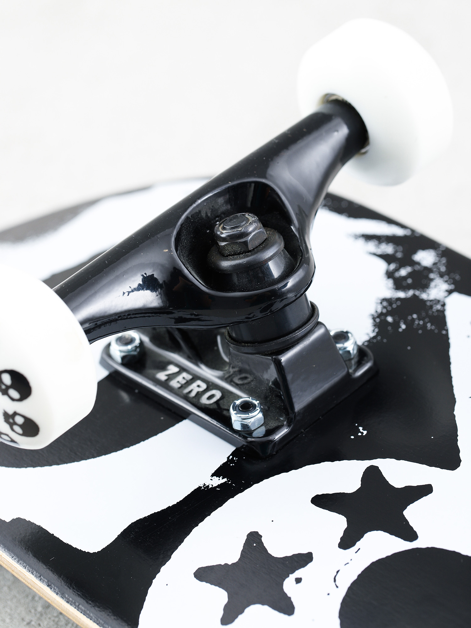 Deskorolka Zero Legacy Random (black/white)