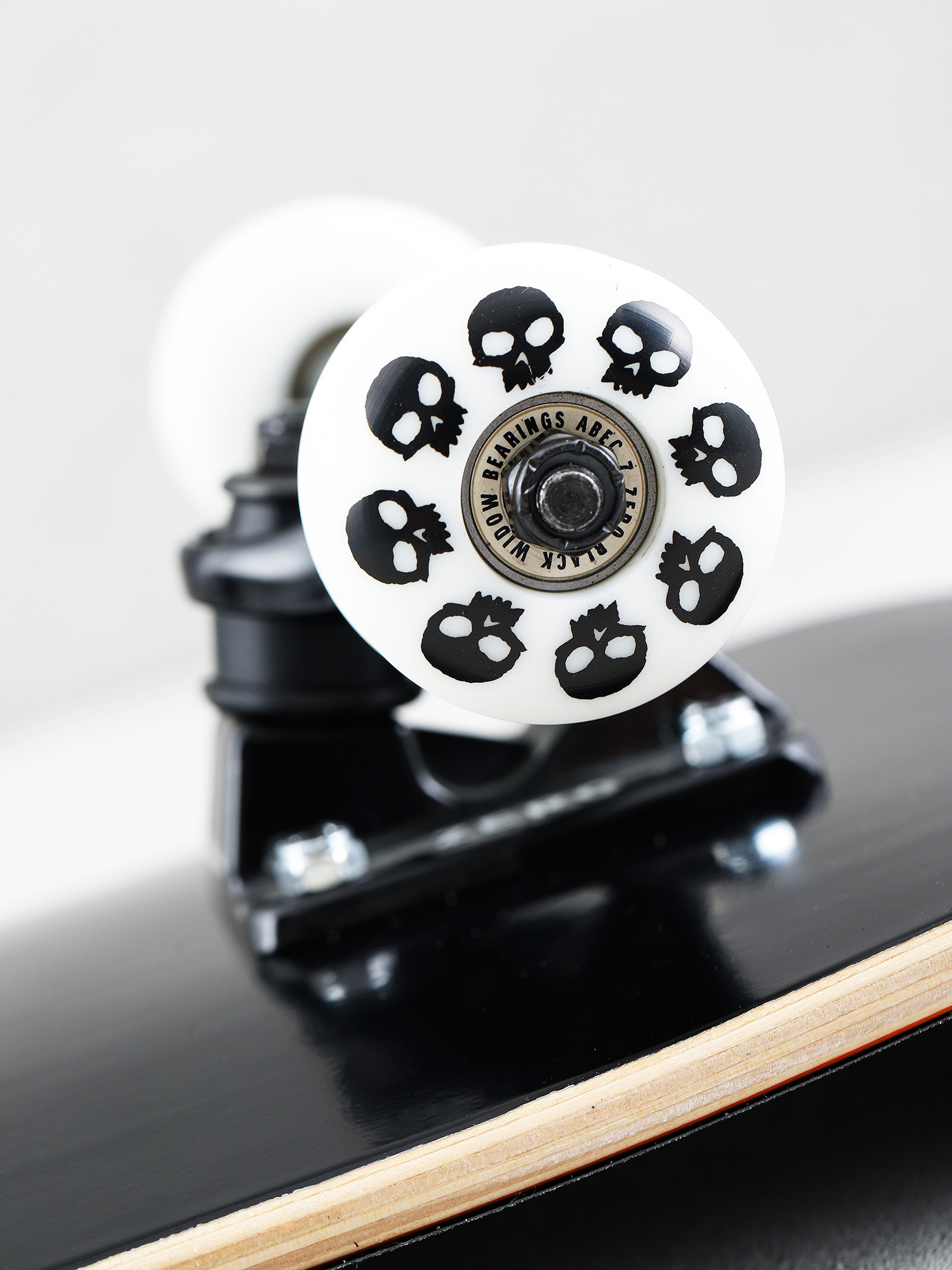Deskorolka Zero Single Skull Classic (black/white)