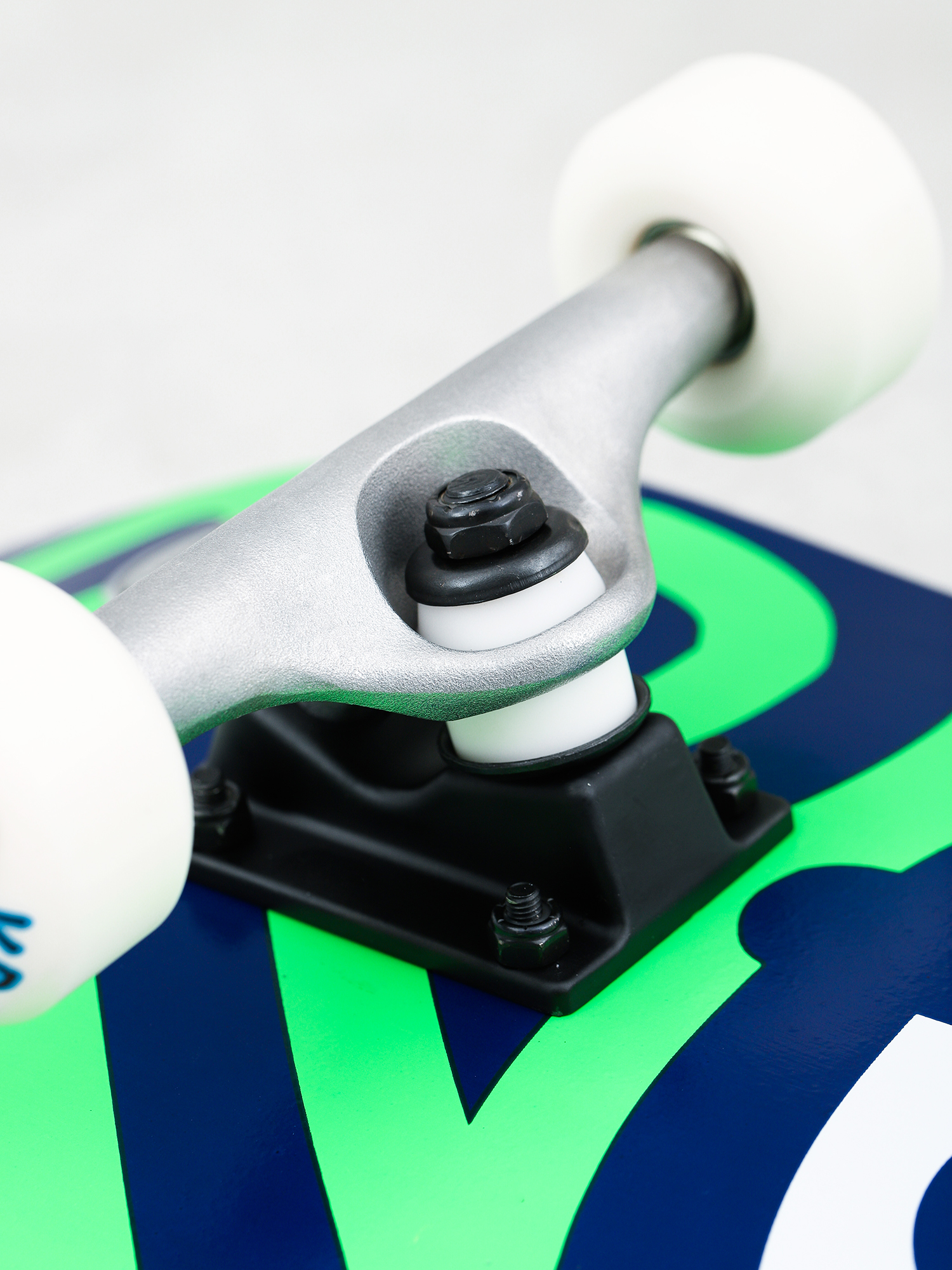 Deskorolka Krooked Bigger Eyes (green/navy)